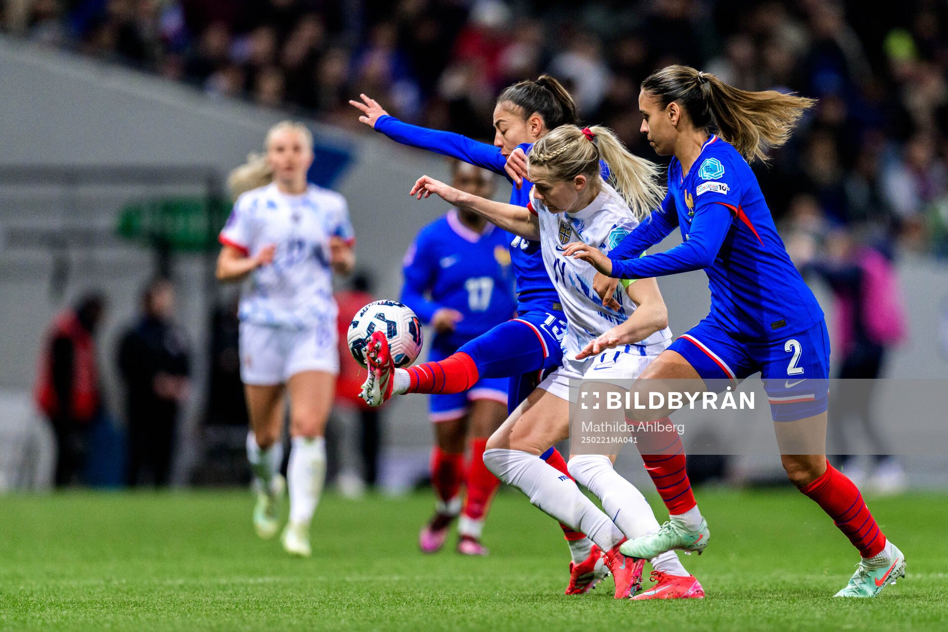 Selma Bacha and Maelle Lakrar of France against Ada