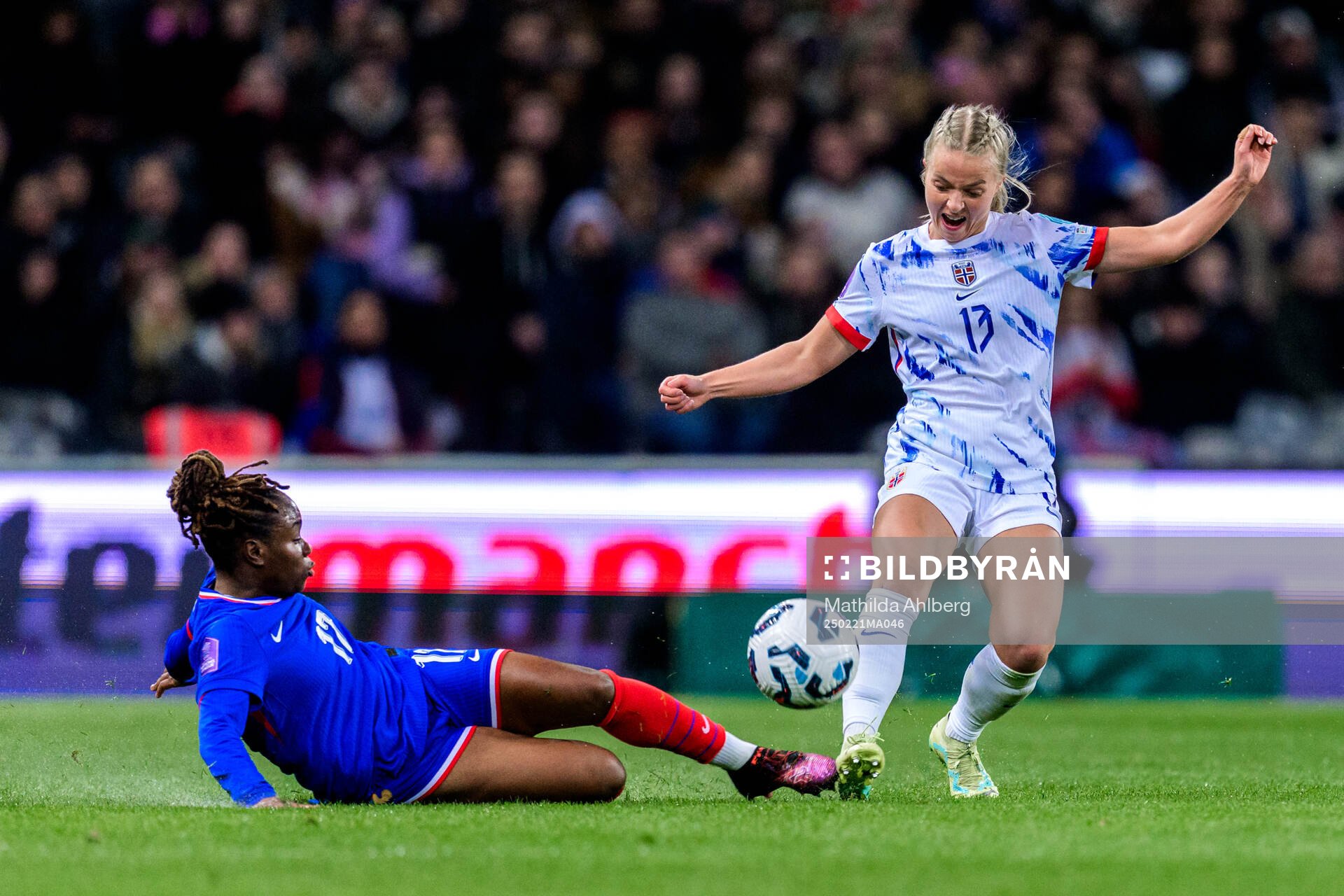 Sandy Baltimore of France and Emilie Woldvik of Norway
