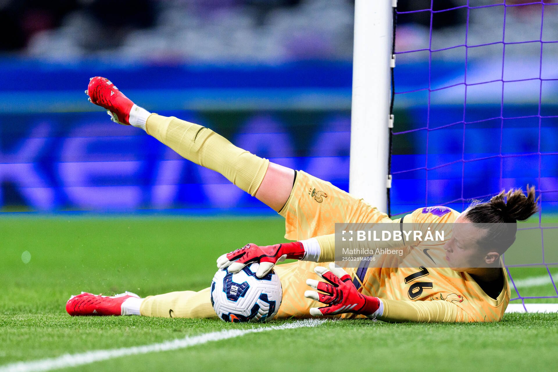 Goalkeeper Pauline Peyraud-Magnin of France