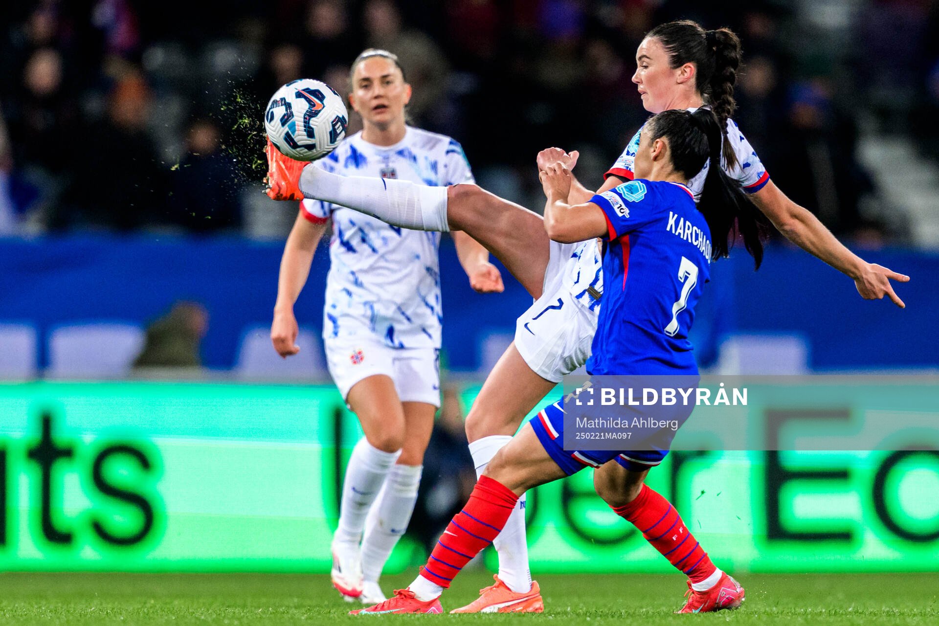 Ingrid Syrstad Engen of Norway and Sakina Karchaoui of
