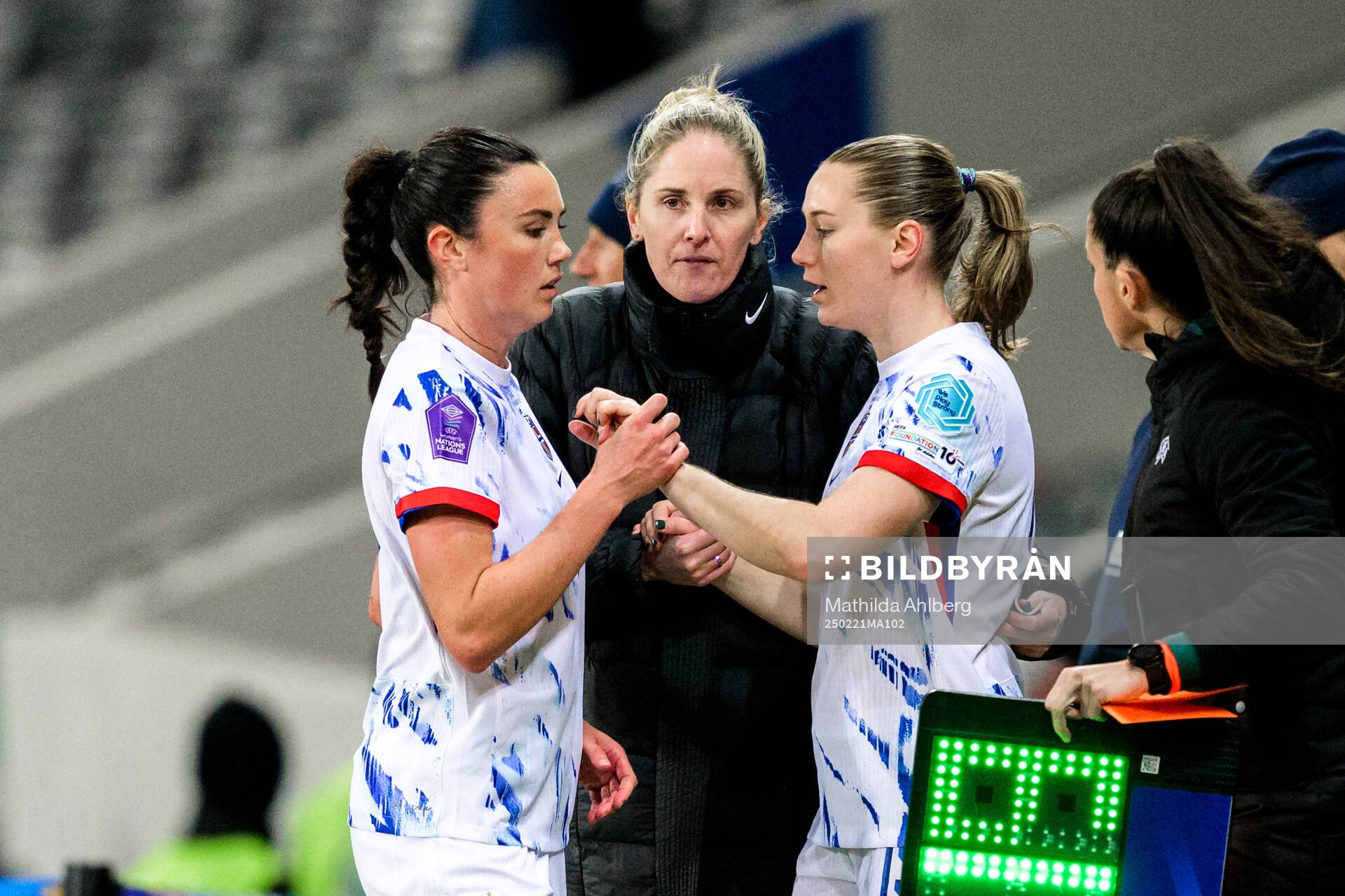 Ingrid Syrstad Engen, Head coach Gemma Grainger and