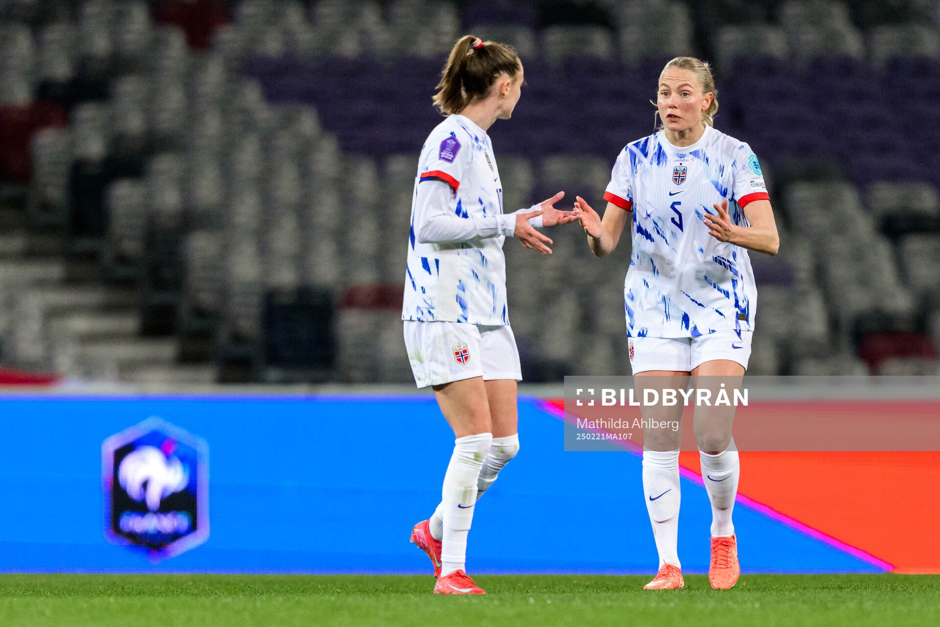 Caroline Graham Hansen and Guro Bergsvand of Norway look