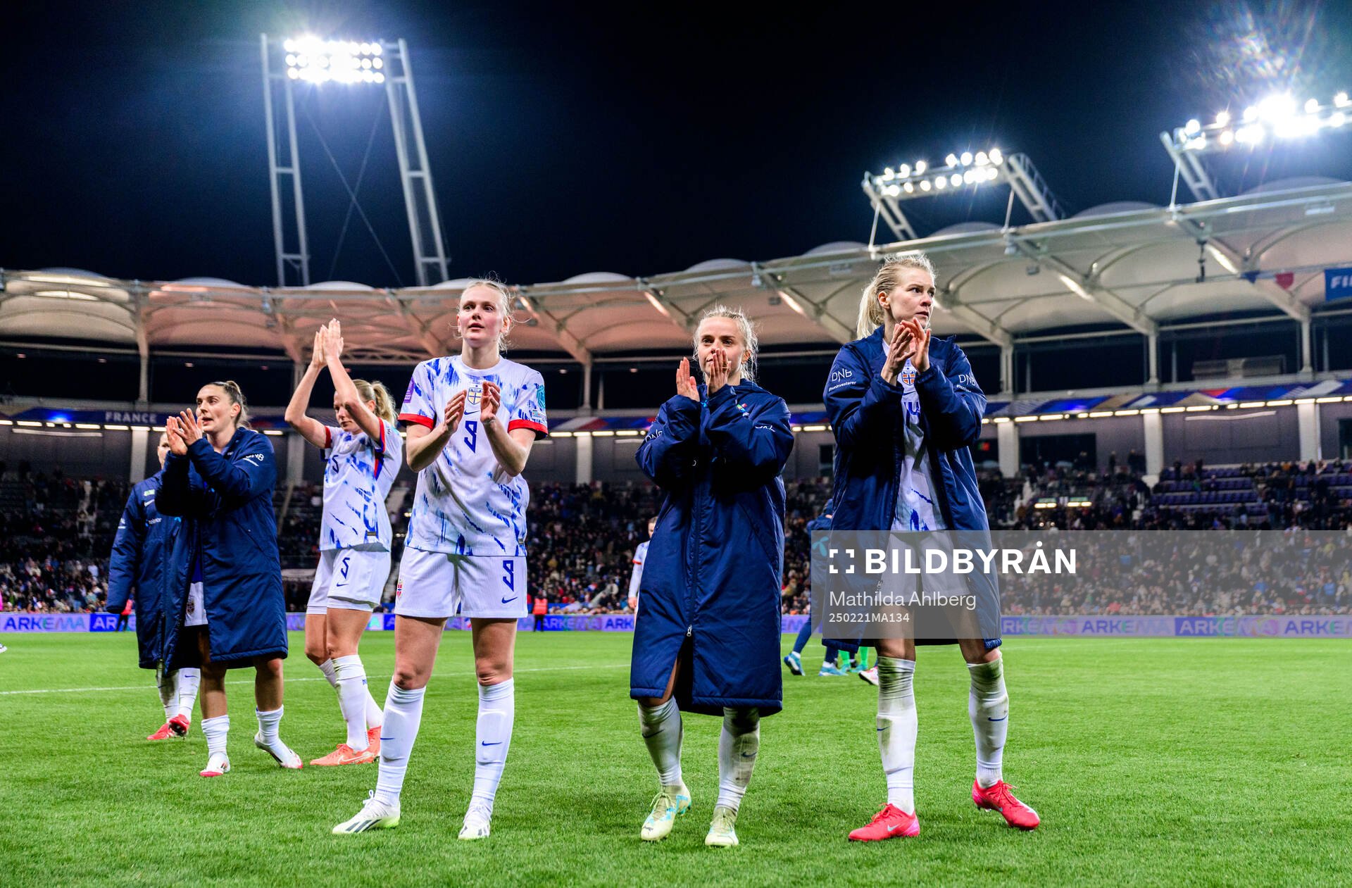 Frida Maanum and Ada Hegerberg of Norway
