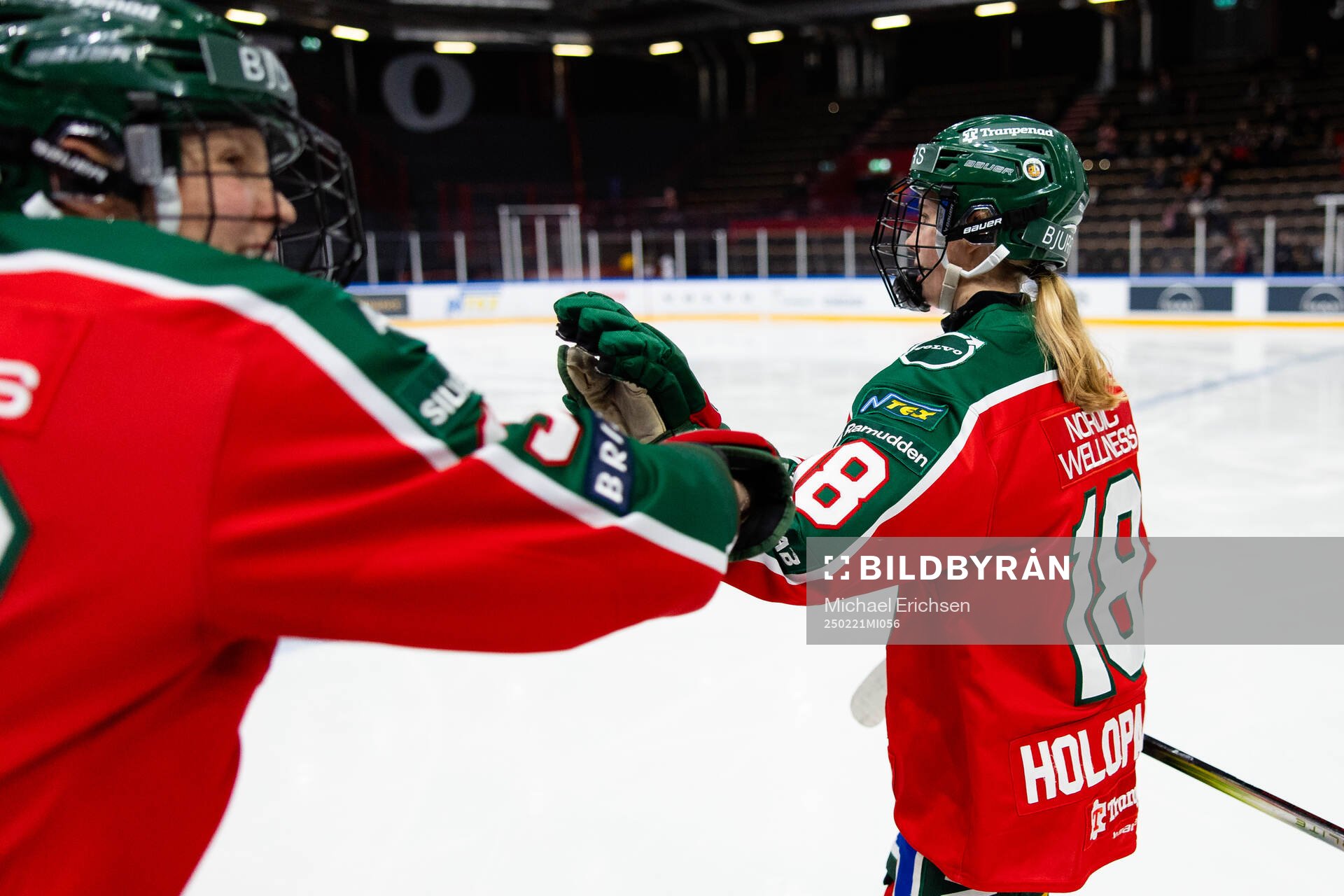 Frölundas Elisa Holopainen jublar