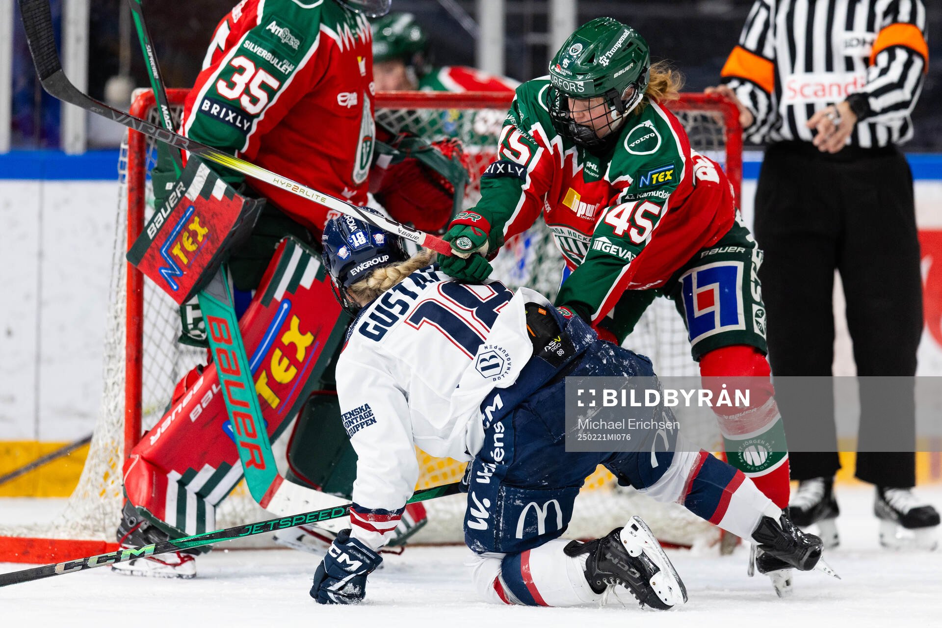 Frölundas Paula Bergström och Linköpings Moa Gustafsson