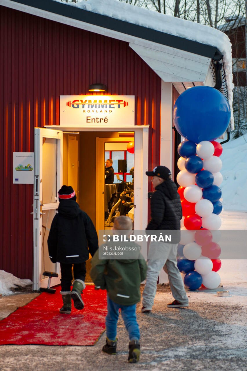 Kovlands Ishockeyförening har byggt en ny gymlokal som