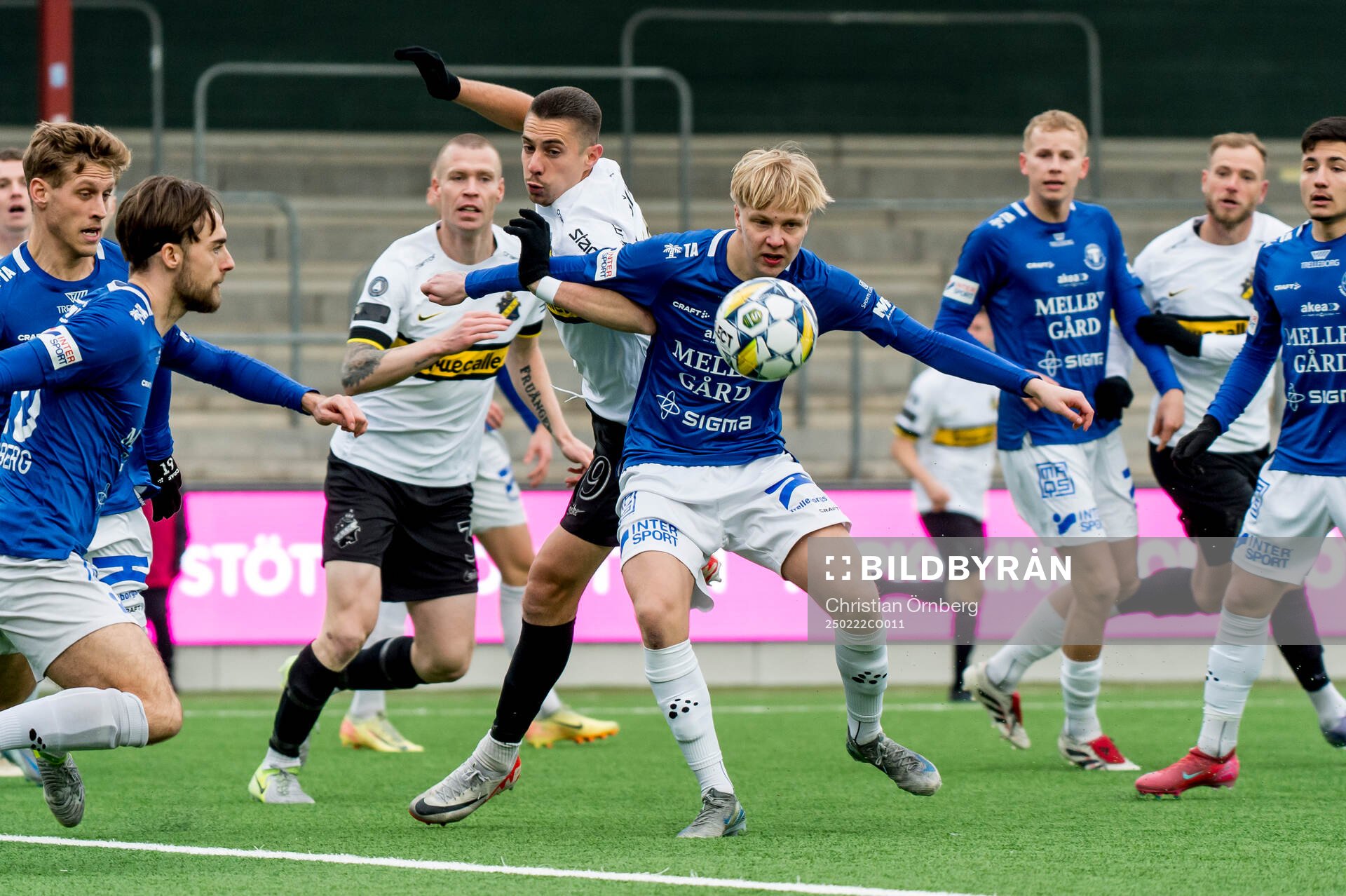 Trelleborgs Altti Hellemaa och AIKs Dino Besirovic