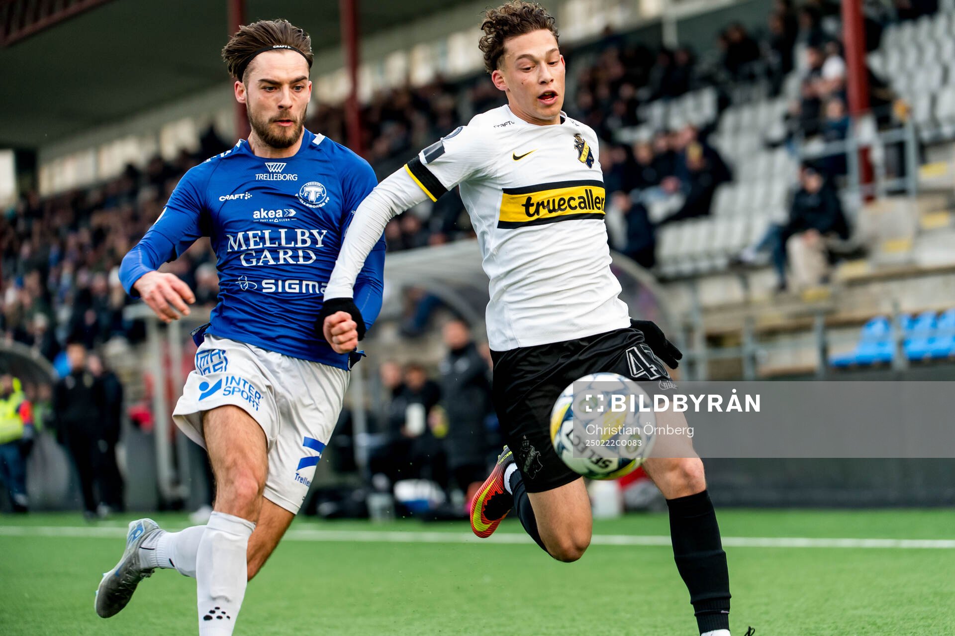 Trelleborgs Felix Hörberg och AIKs Victor Goncalves