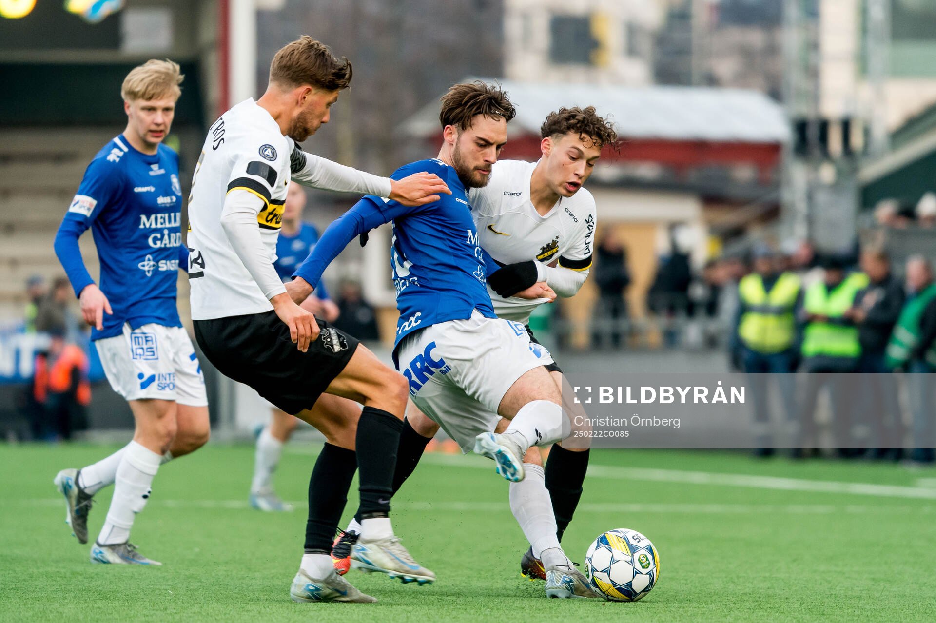 Trelleborgs Felix Hörberg och AIKs Anton Salétros och