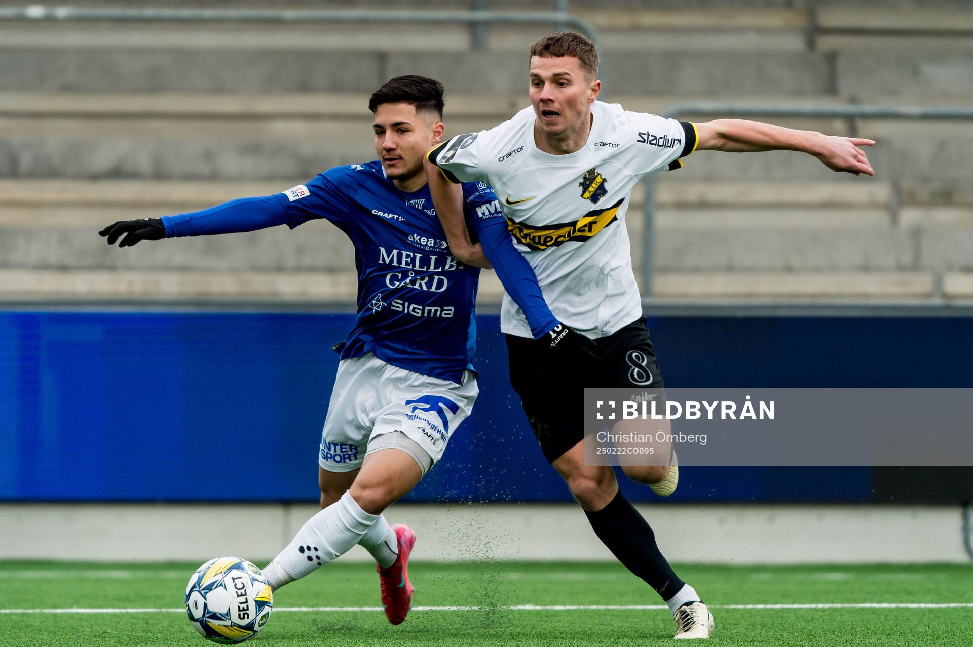 Trelleborgs Ammar Asani och AIKs Johan Hove