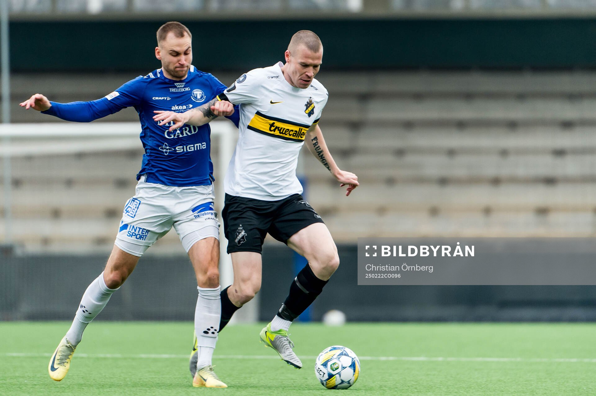 Trelleborgs Filip Bohman och AIKs Thomas Poppler Isherwood