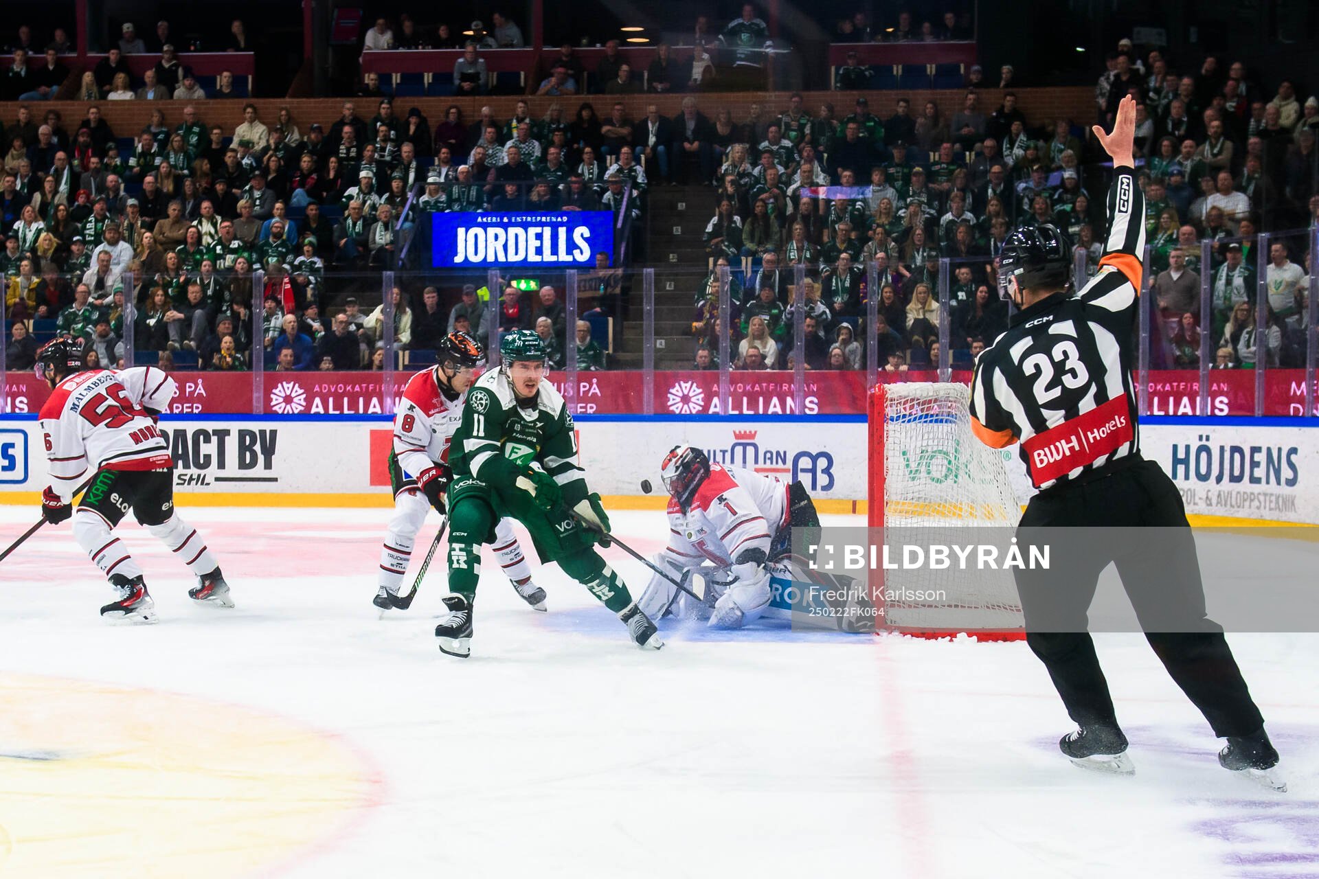Örebros Ruben Rafkin och målvakt Jhonas Enroth