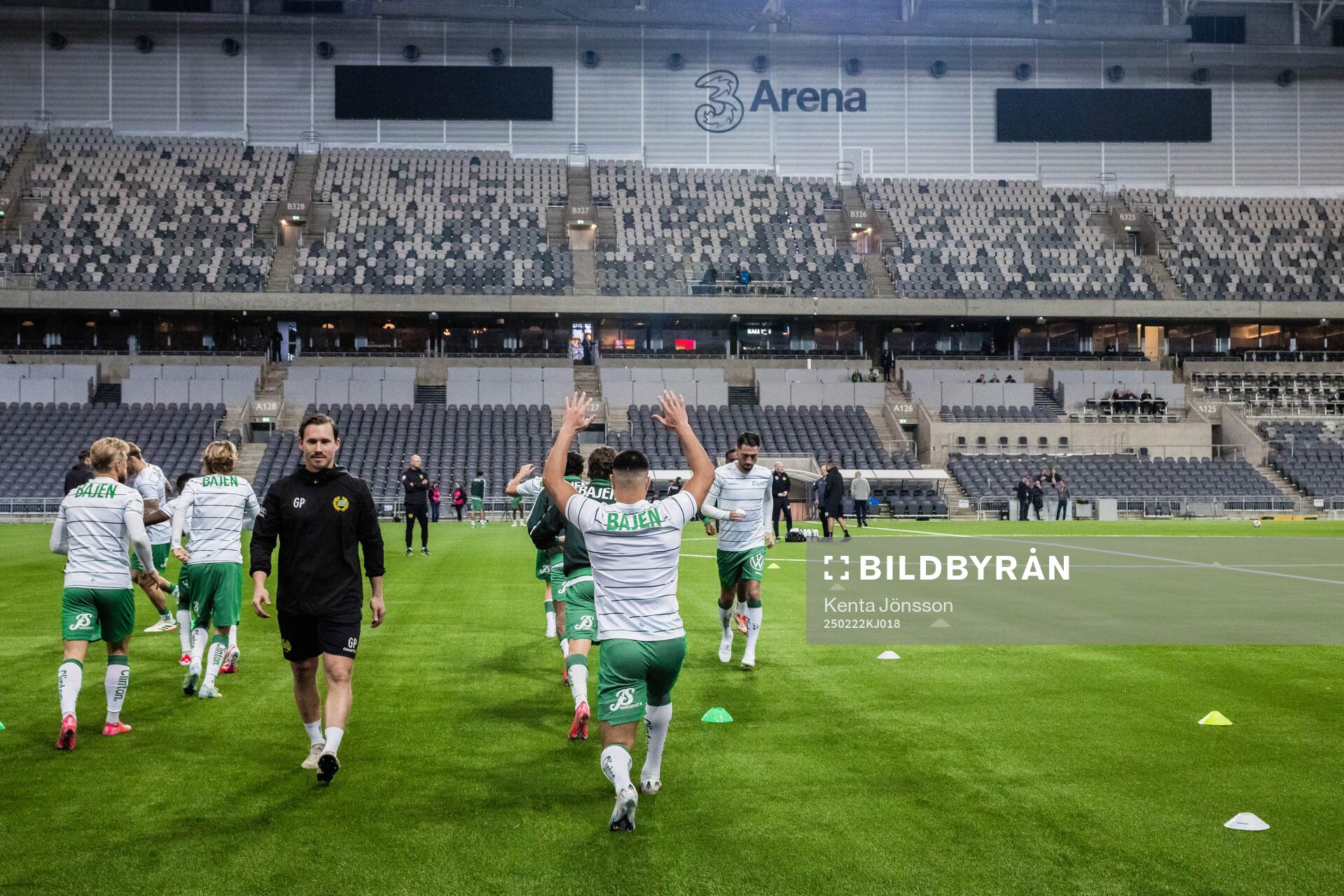 Hammarbys fystränare Gustav Pettersson med spelare