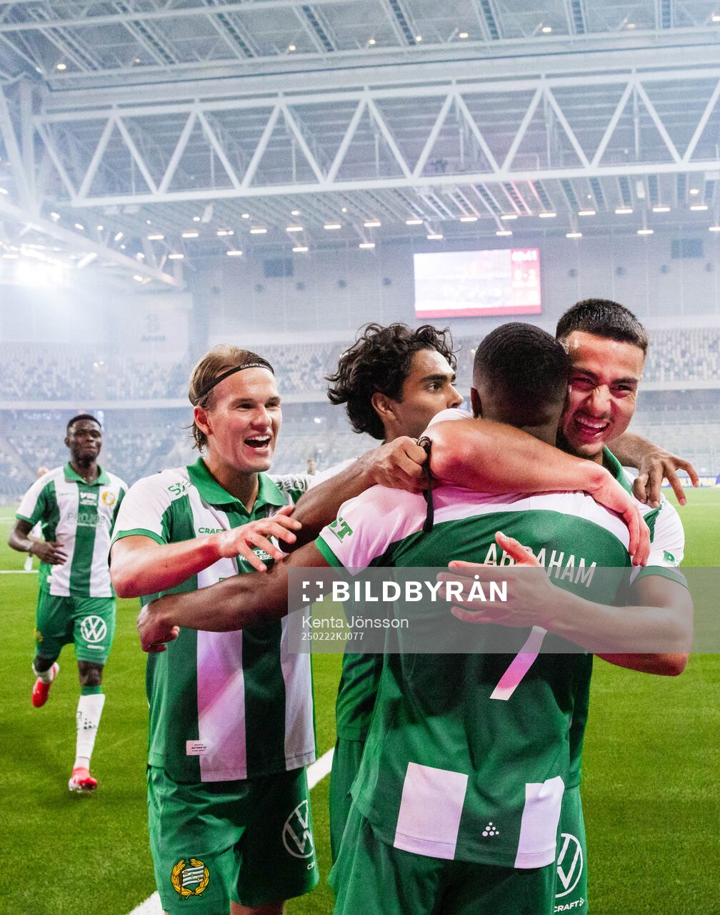 Hammarbys Paulos Abraham jublar med Markus Karlsson, Jonathan Karlsson och Jusef Erabi efter 0-2 under fotbollsmatchen i Svenska Cupen mellan FC Stockholm och Hammarby den 22 februari 2025 i Stockholm.