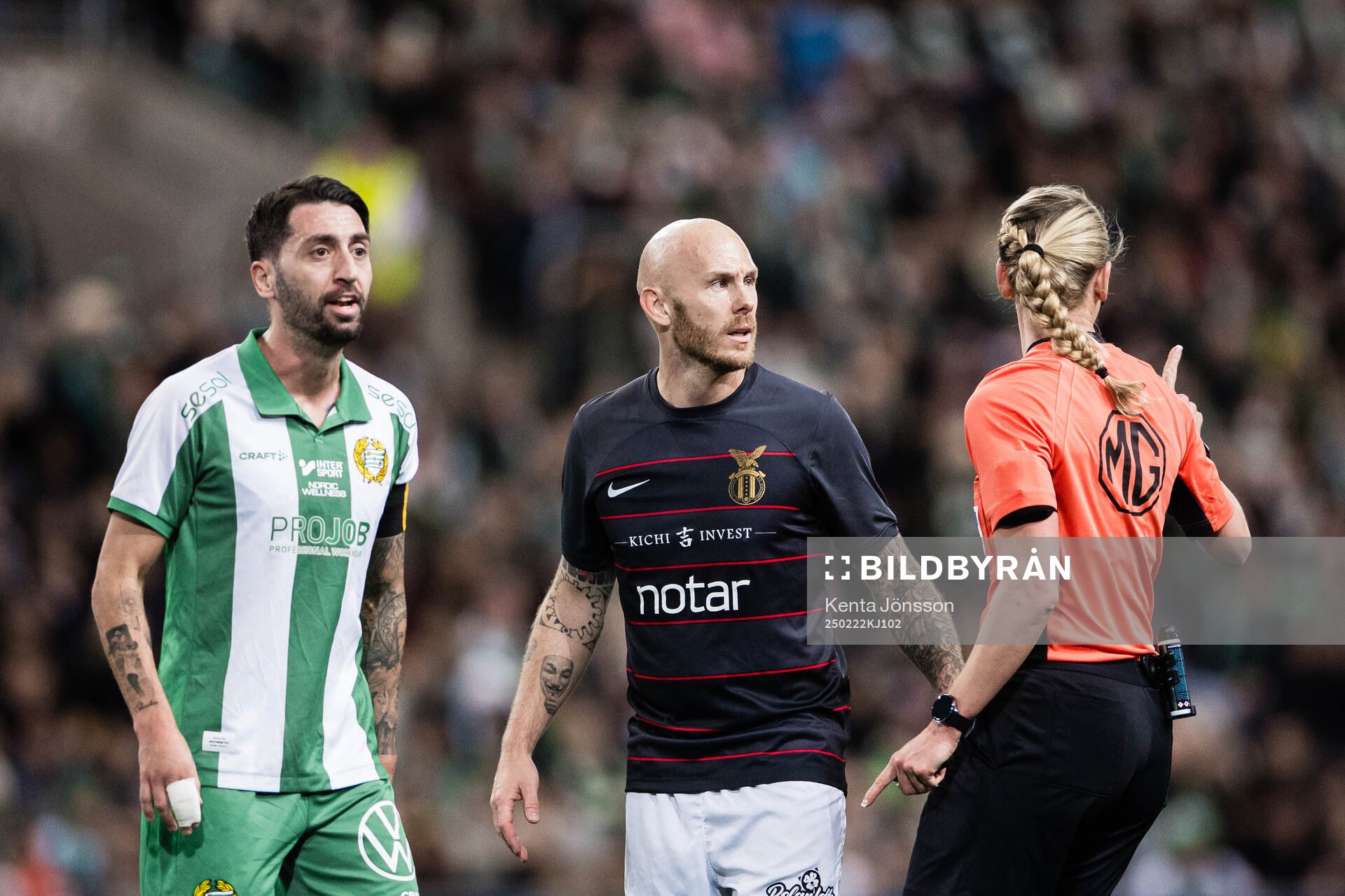 Hammarbys Nahir Besara, FC Stockholms Magnus Eriksson och