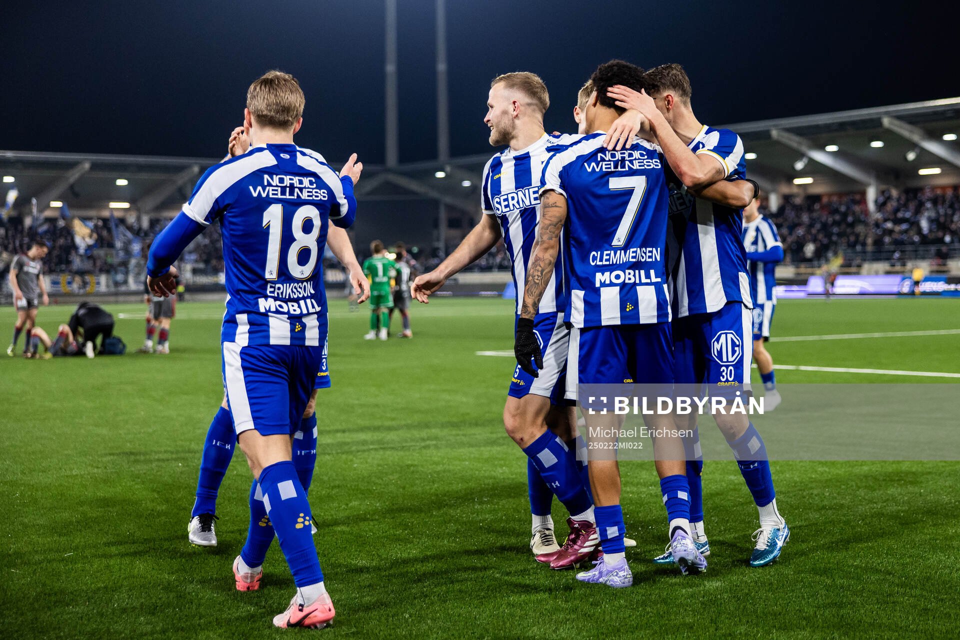 IFK Göteborgs Sebastian Clemmensen jublar med Imam Jagne,