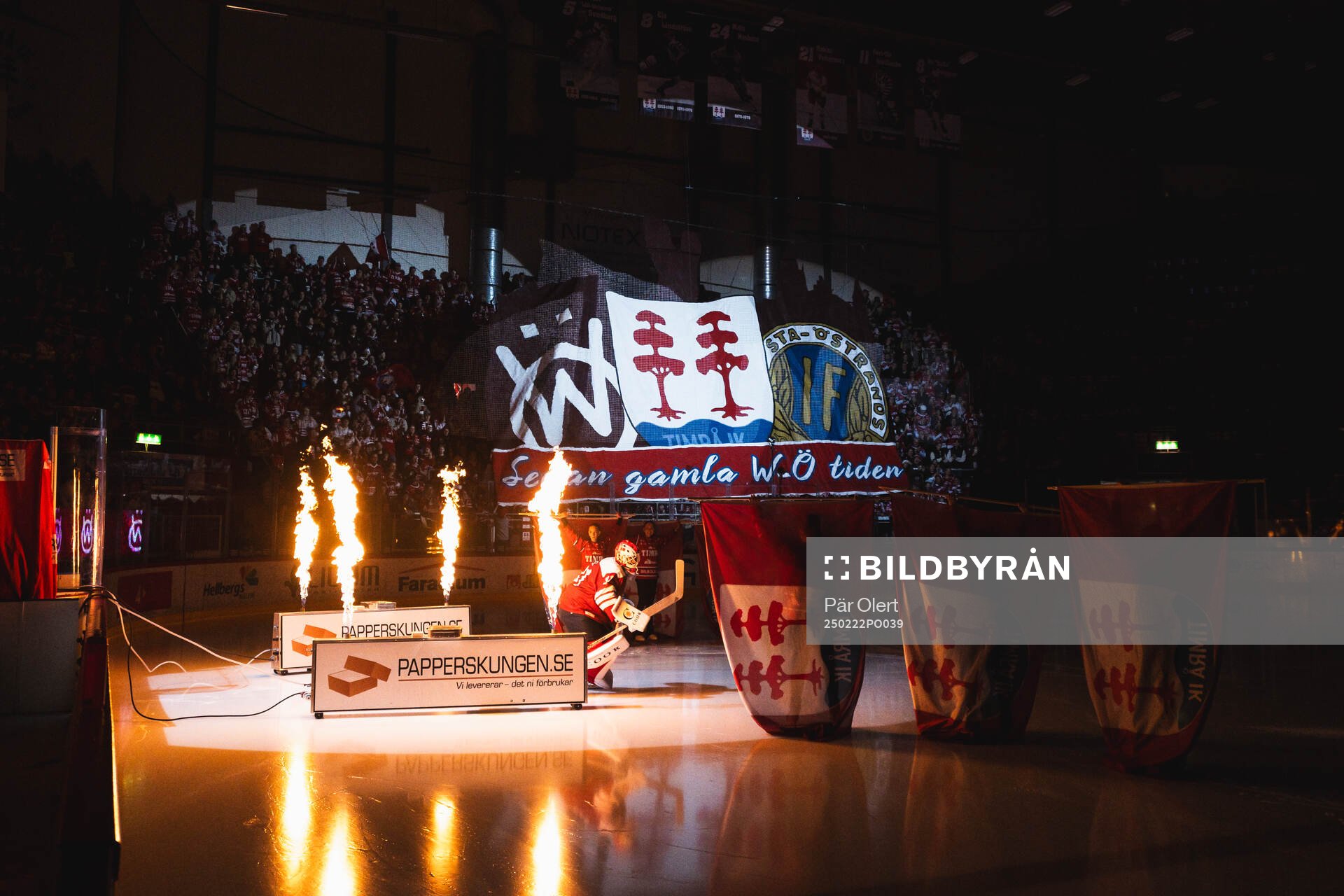 Timrå gör entre med tifo i bakgrunden