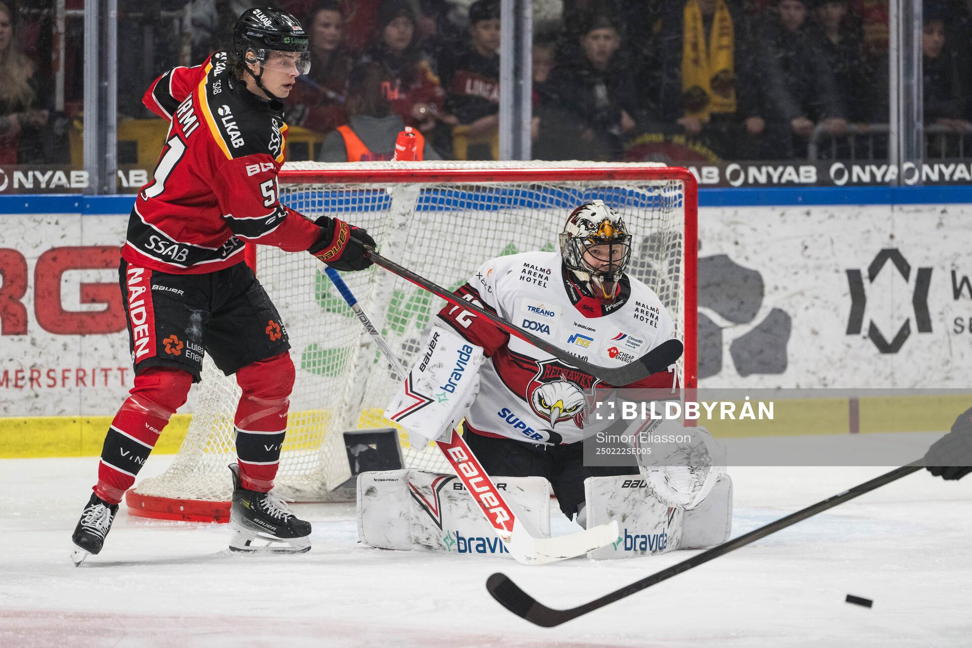 Luleås Markus Nurmi och Malmö Redhawks målvakt Daniel