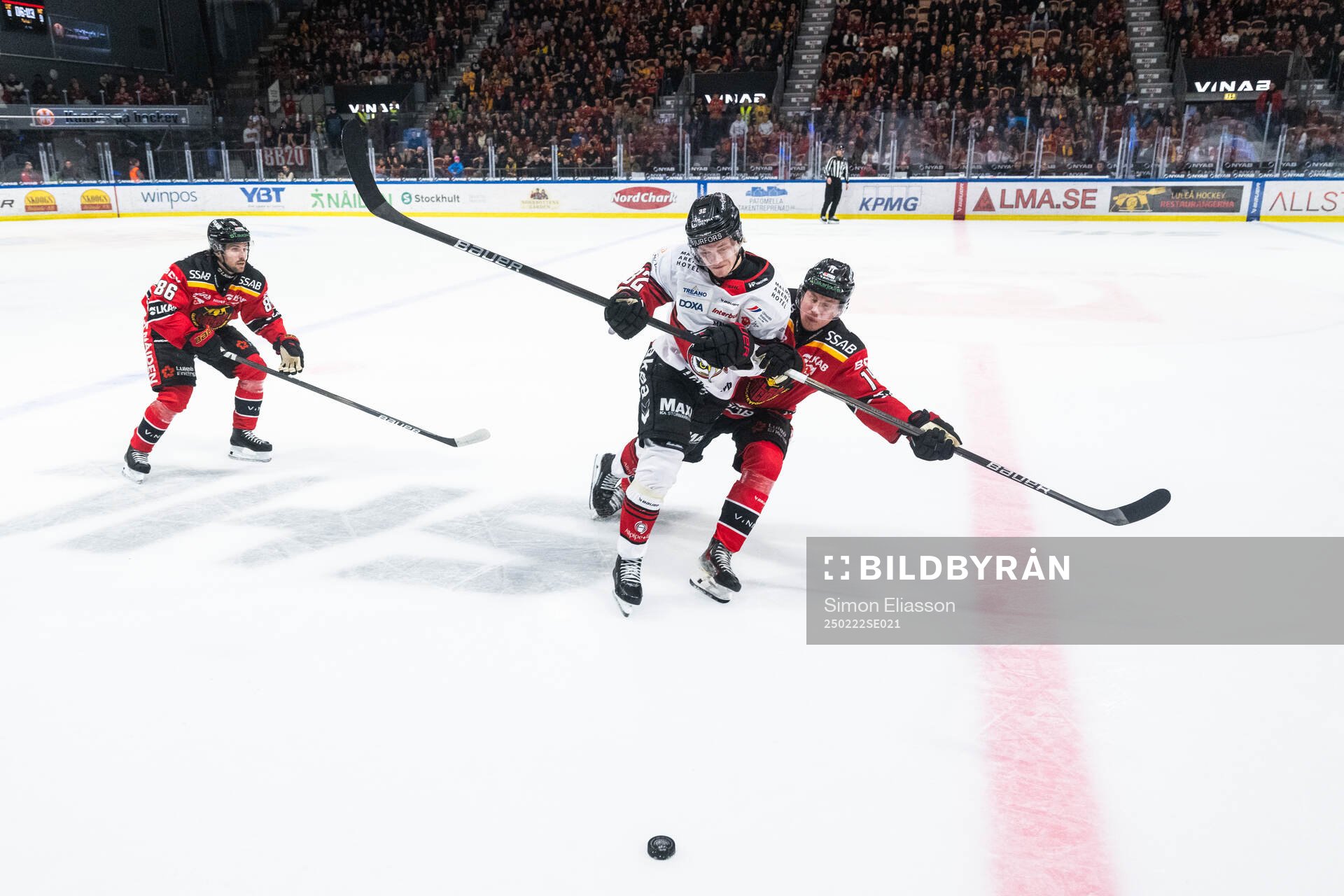 Malmö Redhawks Joona Ikonen och Luleås Jonas Berglund