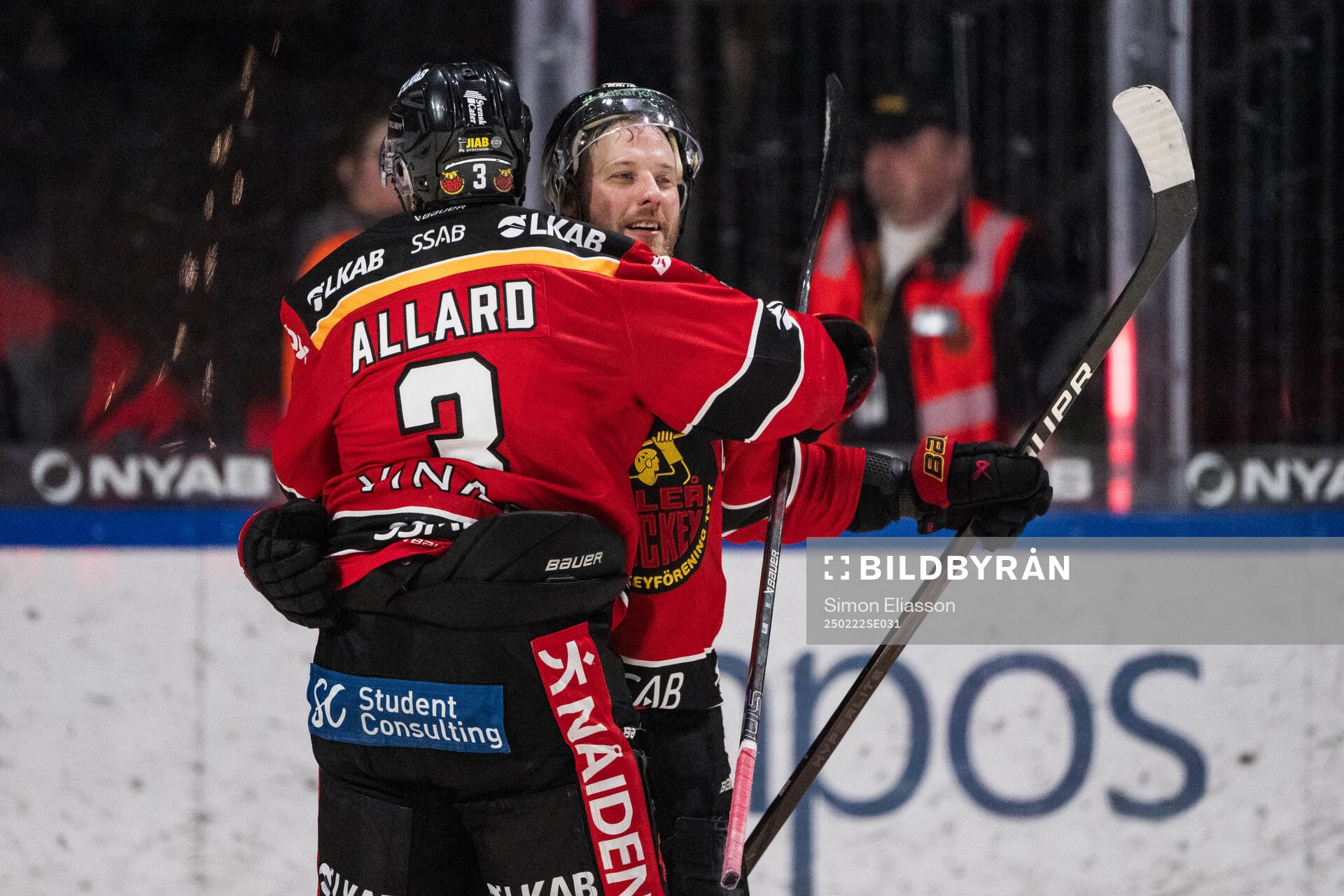 Luleås Frederic Allard och Linus Omark jublar