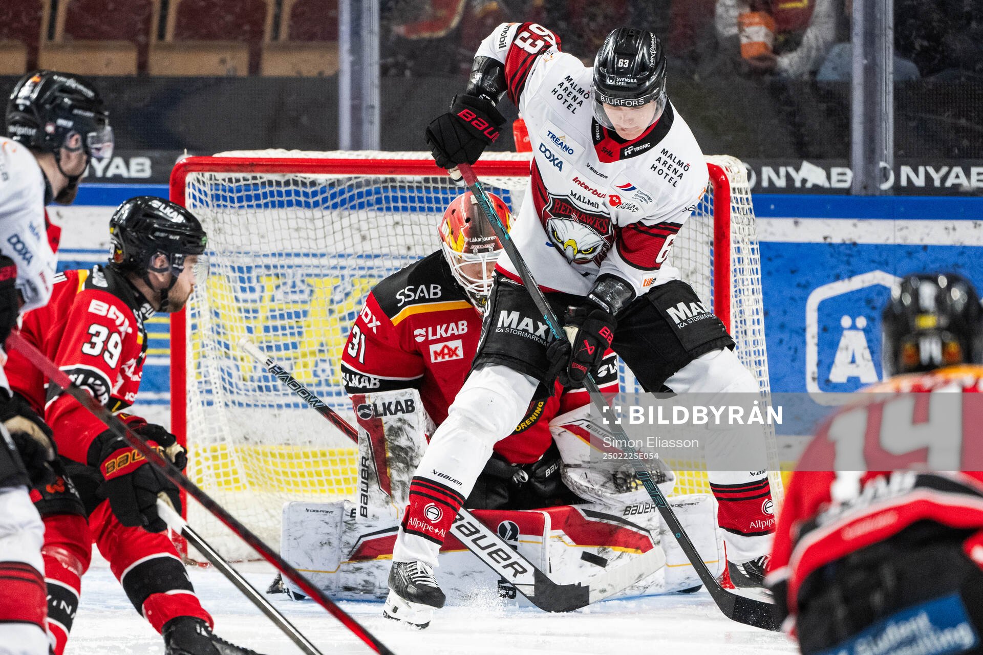 Luleås målvakt Matteus Ward och Malmö Redhawks Fredrik
