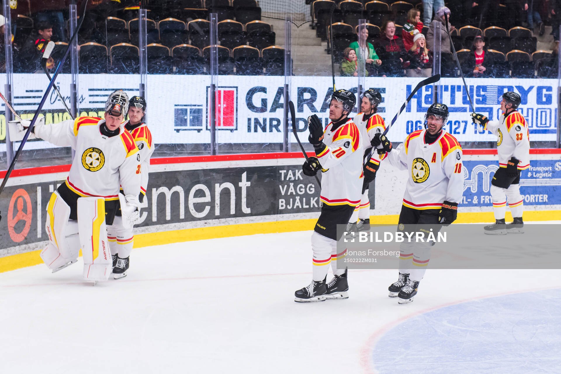 Brynäs Miks Indrasis och Anton Rödin jublar