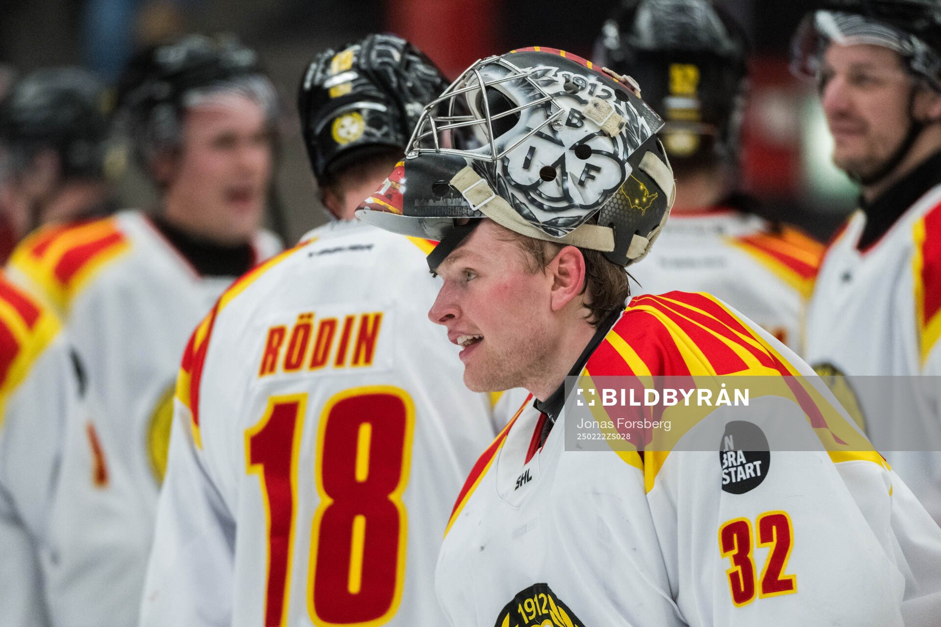 Brynäs målvakt Ludvig Persson jublar