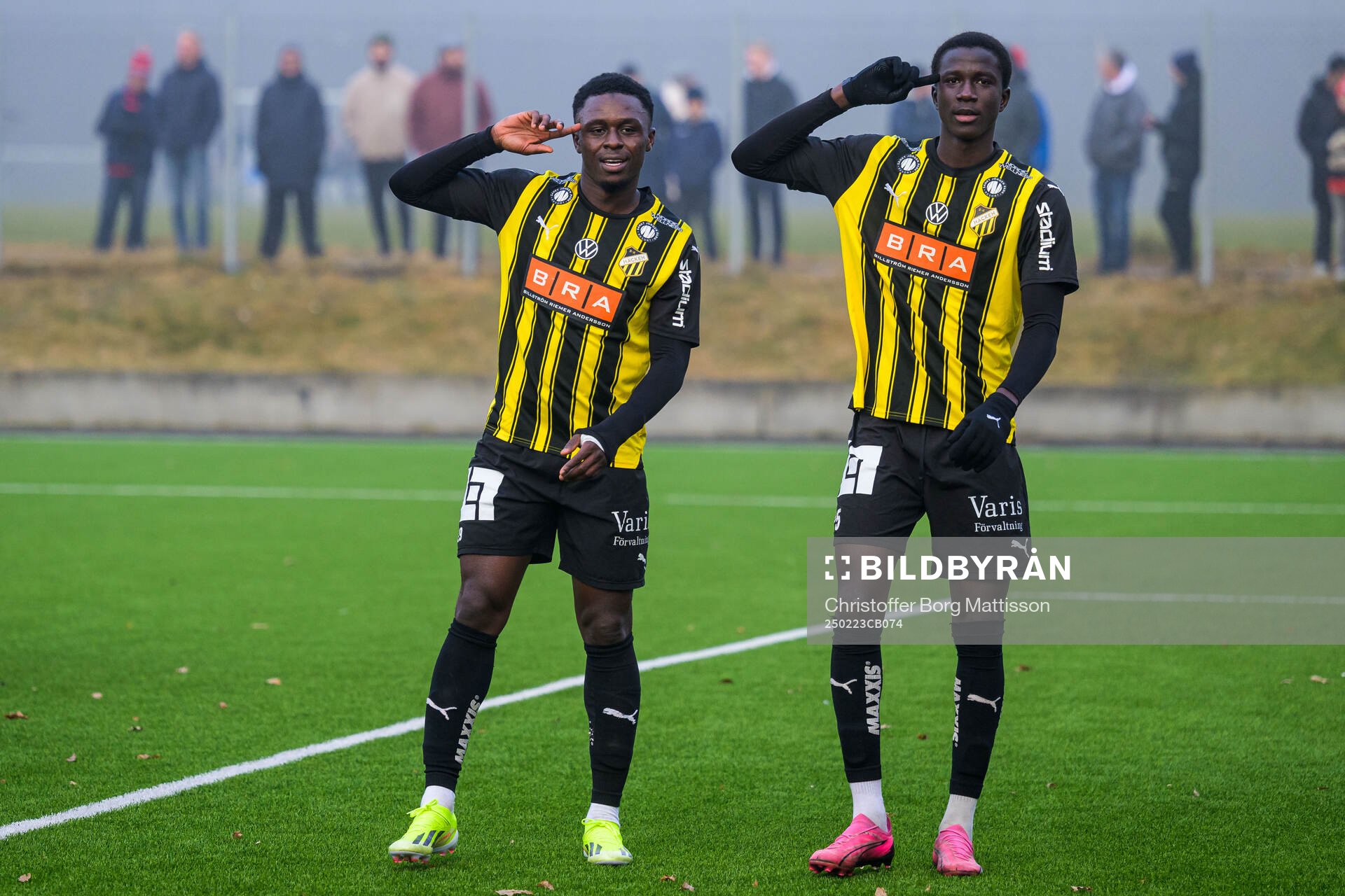 Häckens Zeidane Inoussa och Abdoulaye Faye jublar