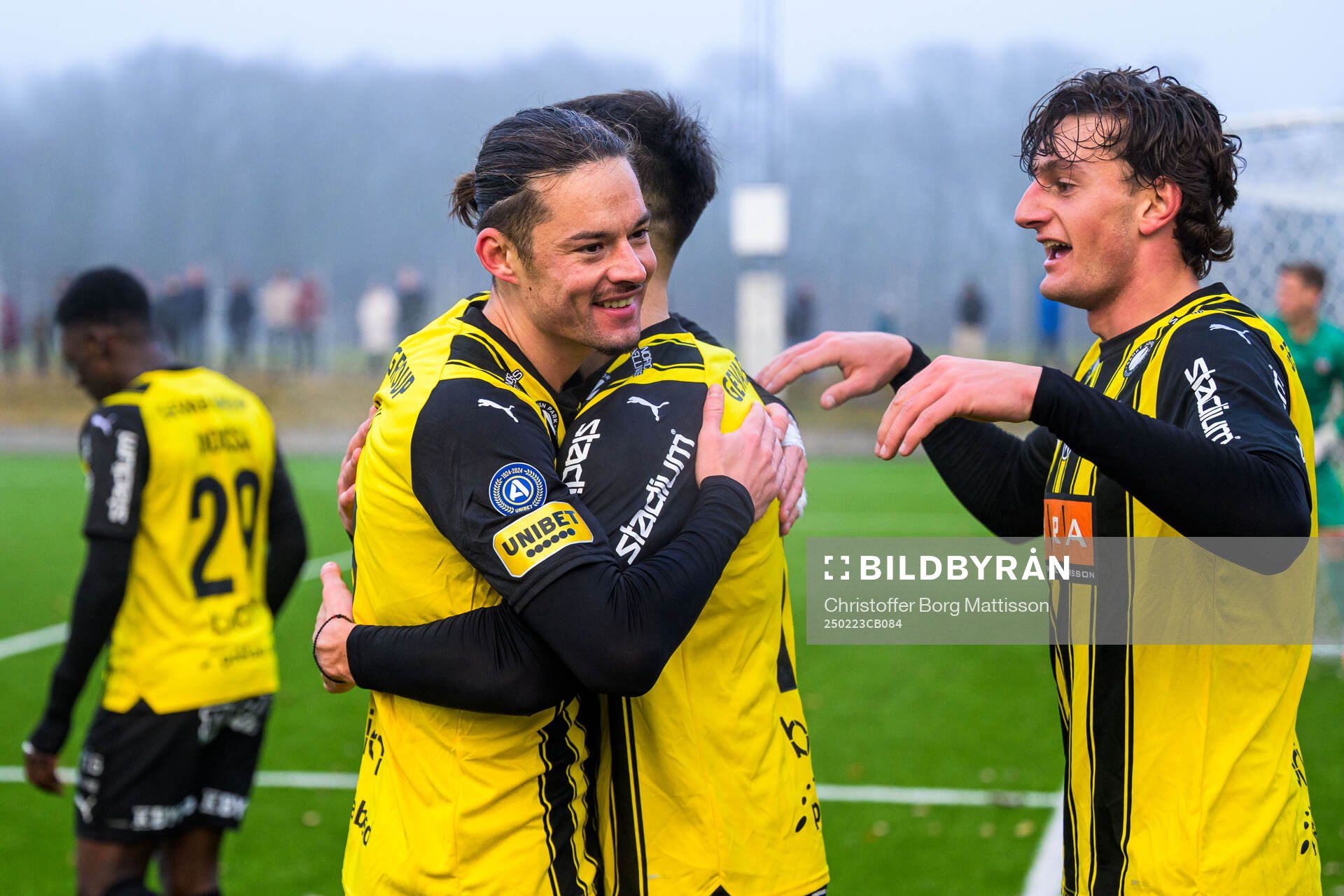 Häckens Amor Layouni jublar