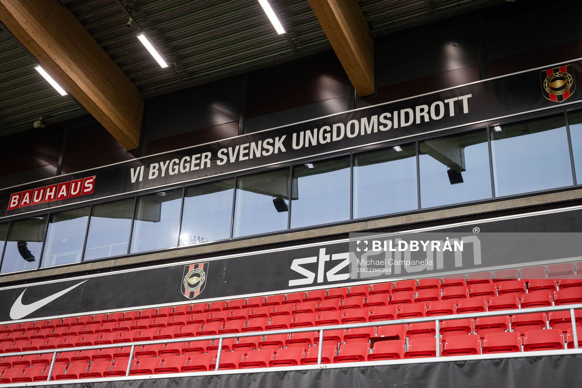 Generell vy på pressläktaren innan fotbollsmatchen i
