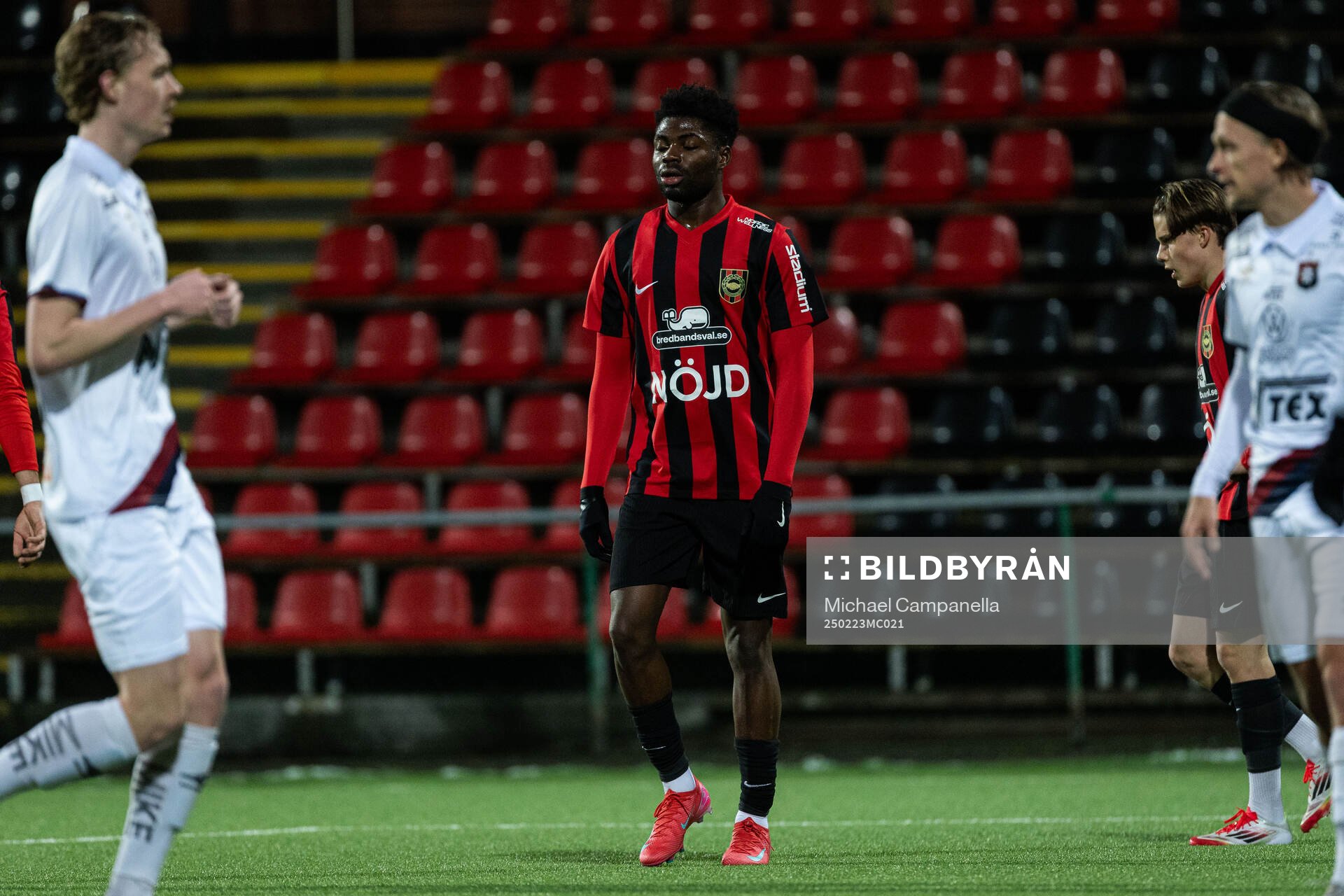 Brommapojkarnas Ezekiel Alladoh deppar