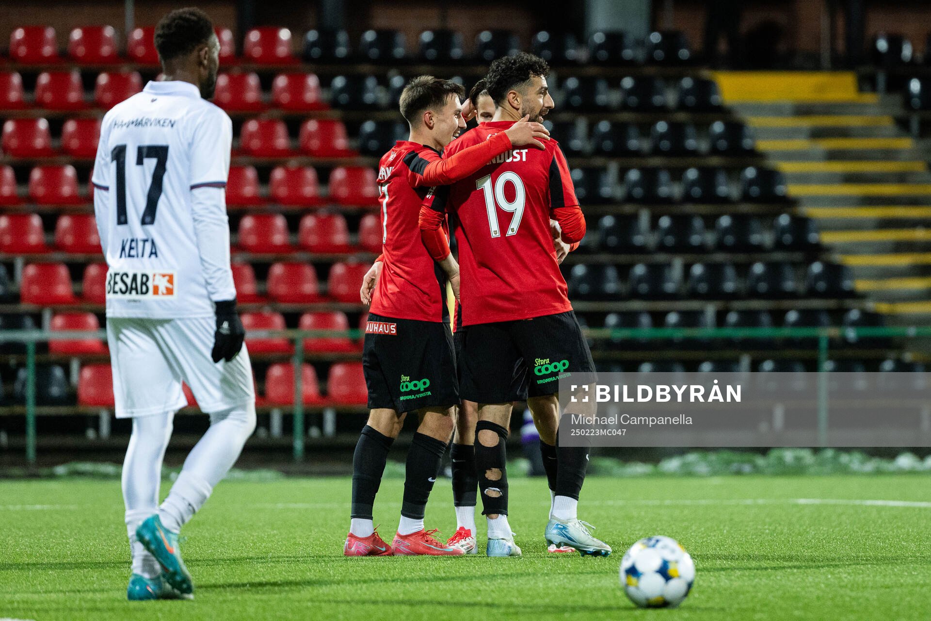 Brommapojkarnas Anton Kurochkin och Daleho Irandust jublar efter 3-0 under fotbollsmatchen i Svenska Cupen mellan Brommapojkarna och Örgryte den 23 februari 2025 i Stockholm.