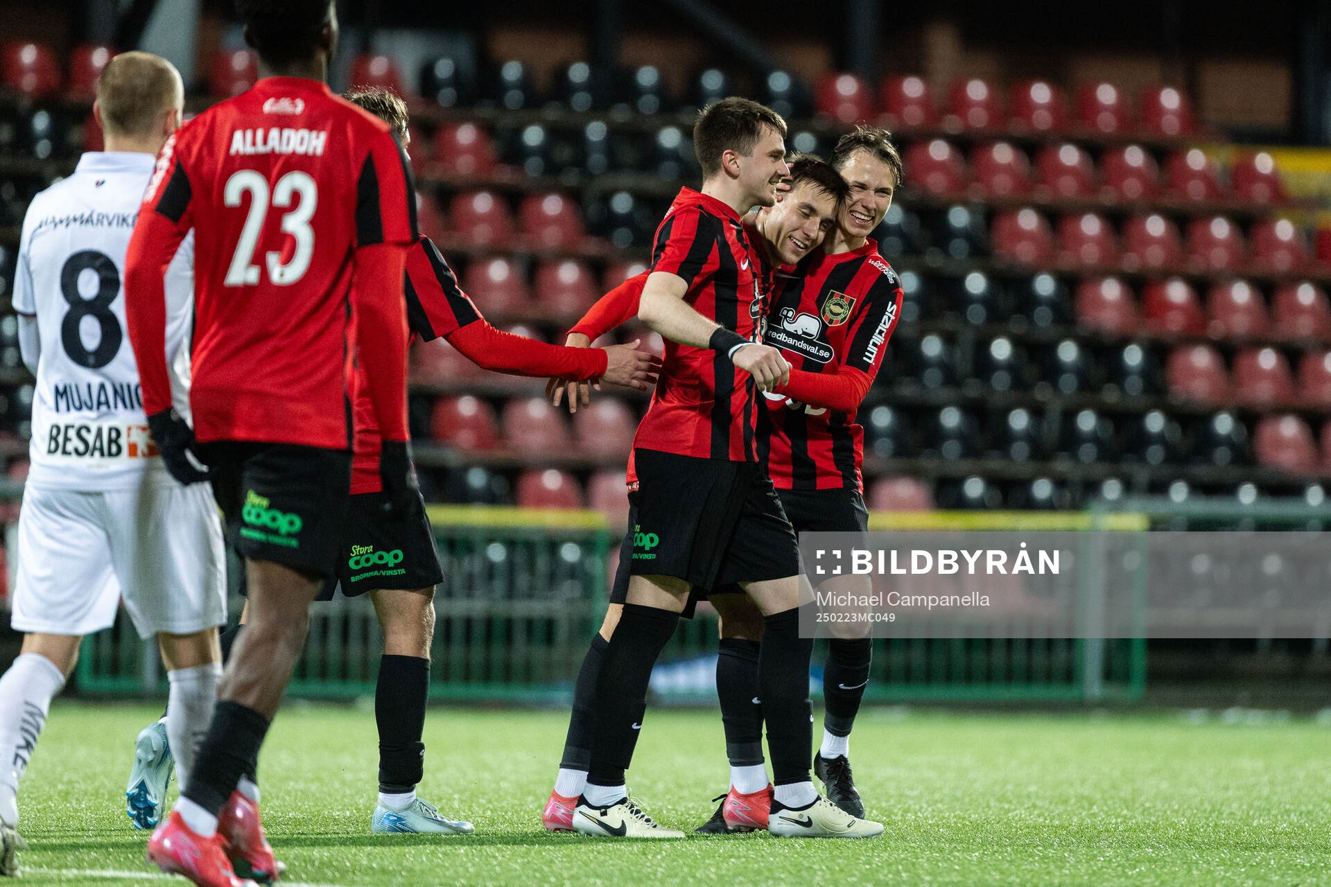 Brommapojkarnas Anton Kurochkin jublar med Hlynur Freyr Karlsson och Alex Timossi Andersson efter 2-0 under fotbollsmatchen i Svenska Cupen mellan Brommapojkarna och Örgryte den 23 februari 2025 i Stockholm.