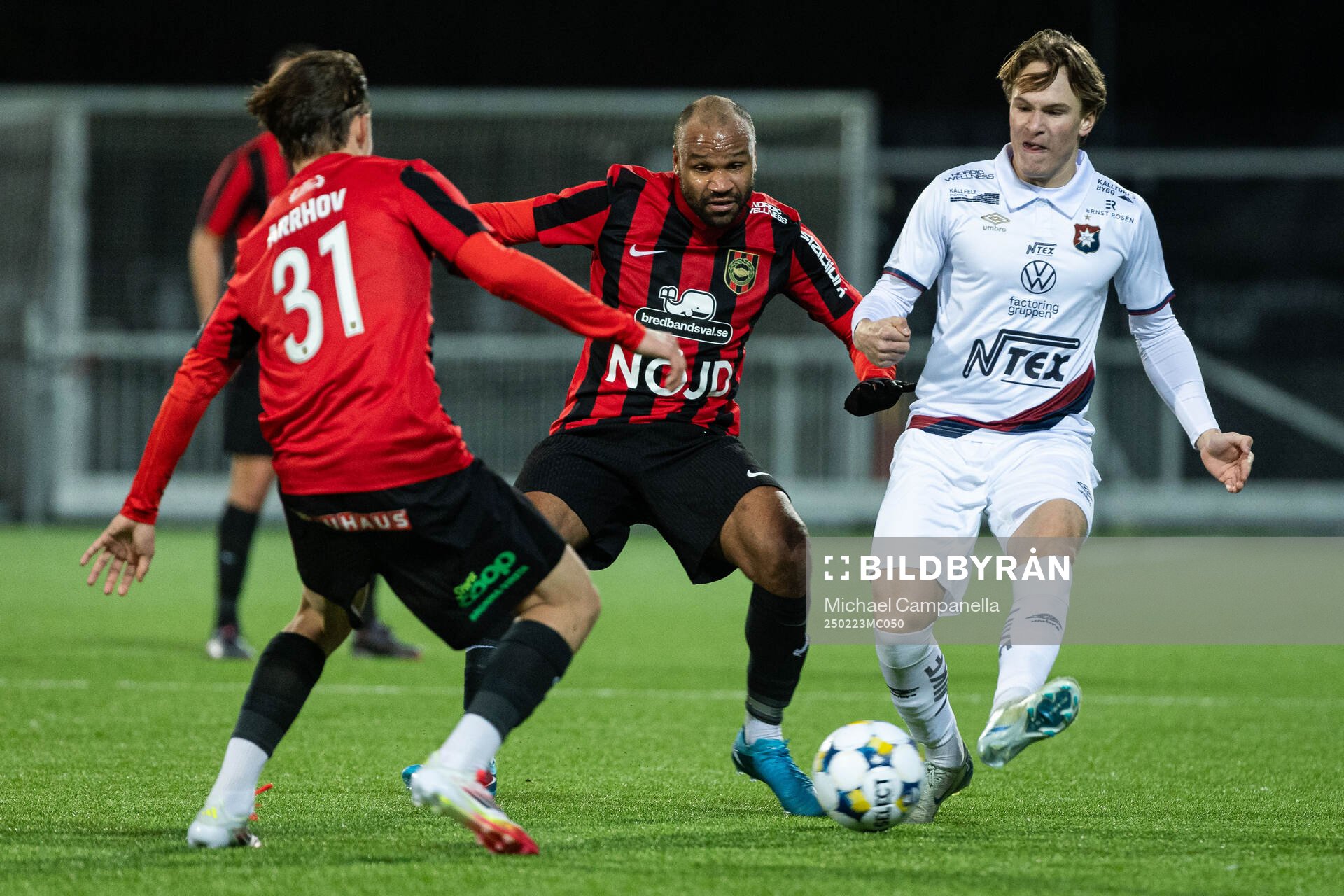 Brommapojkarnas Serge-Junior Martinsson Ngouali och