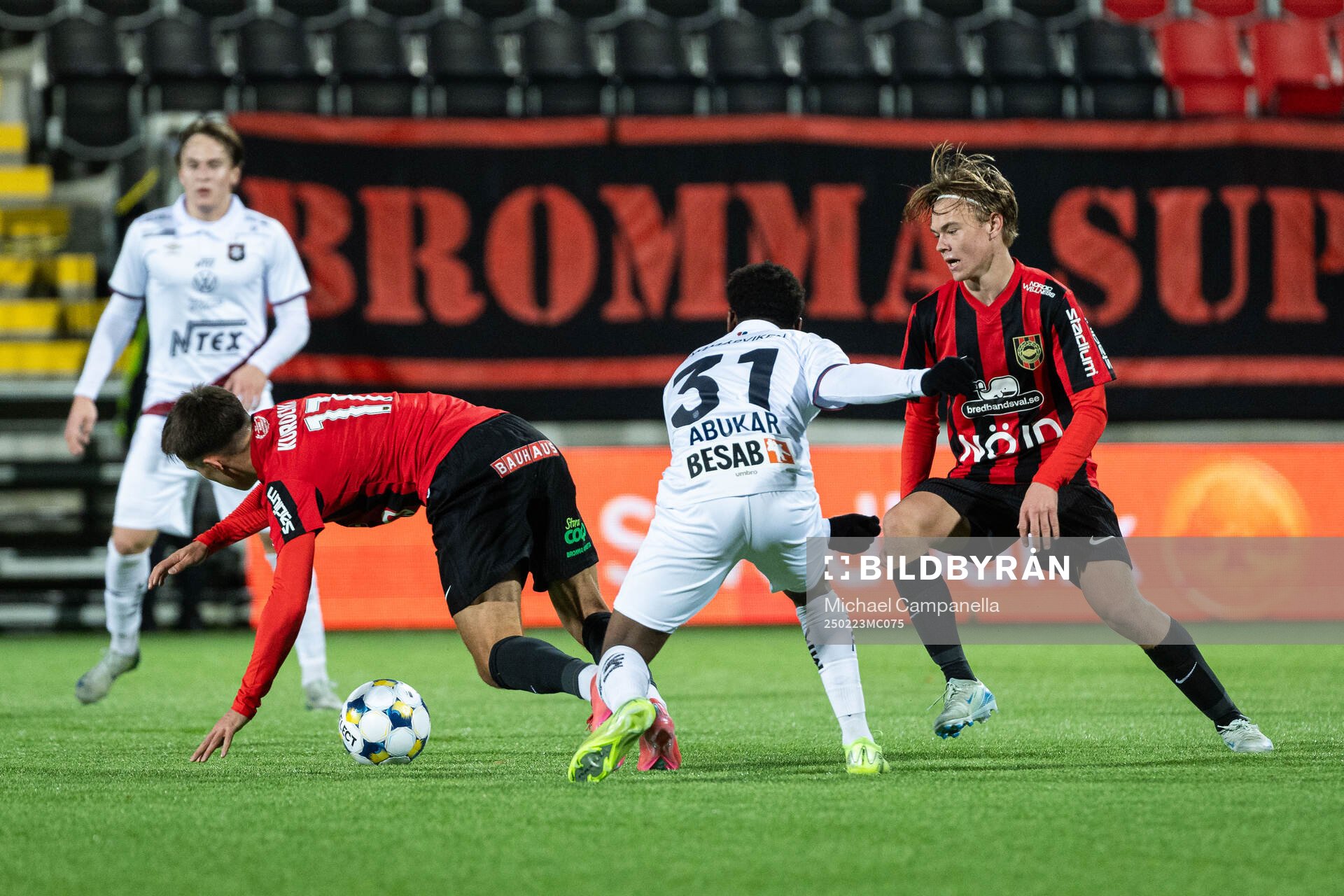 Brommapojkarnas Anton Kurochkin och Örgrytes Aydarus Abukar