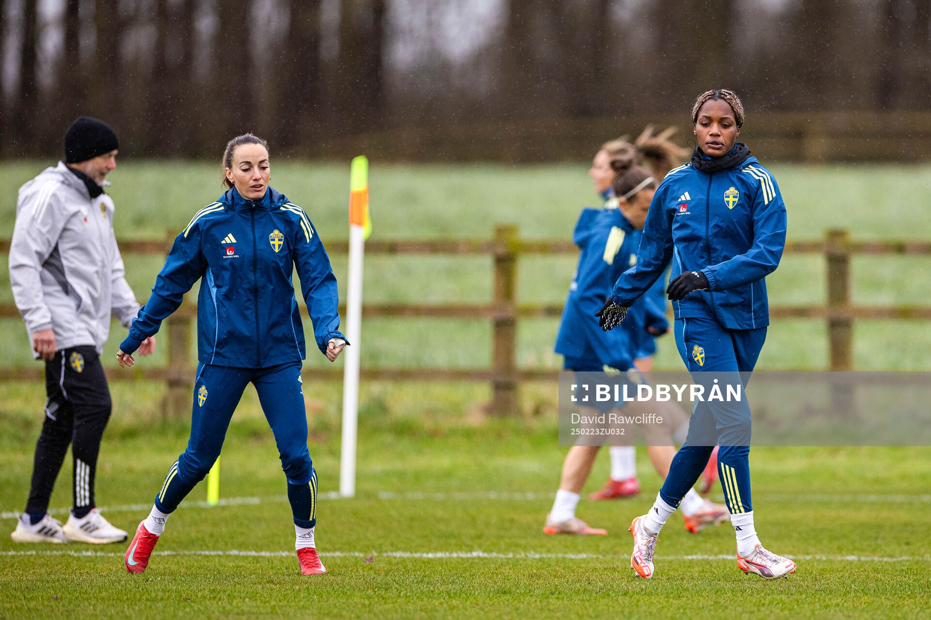 Kosovare Asllani and Evelyn Ijeh of the Swedish women's