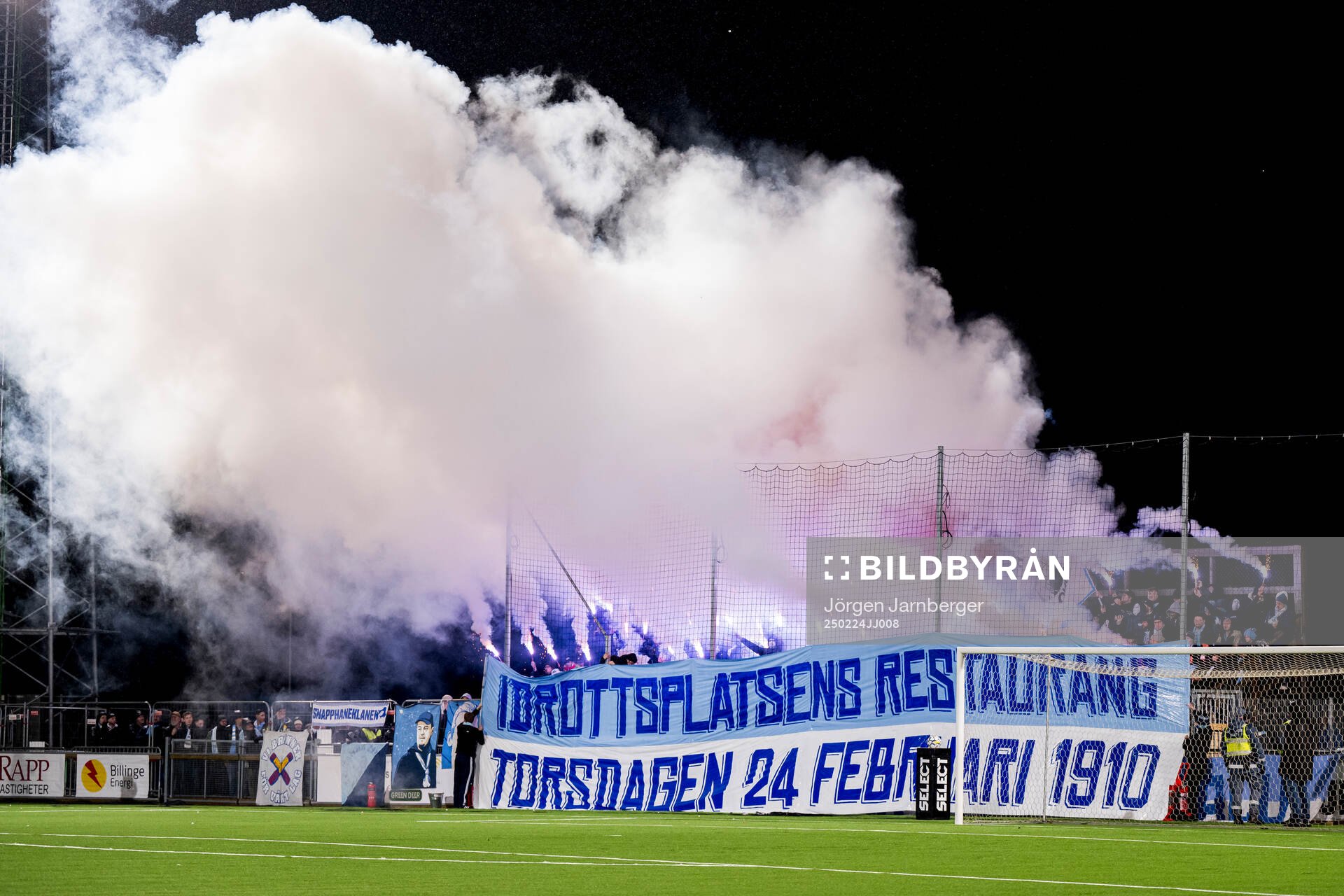 Malmö FFs supportrar med ett tifo