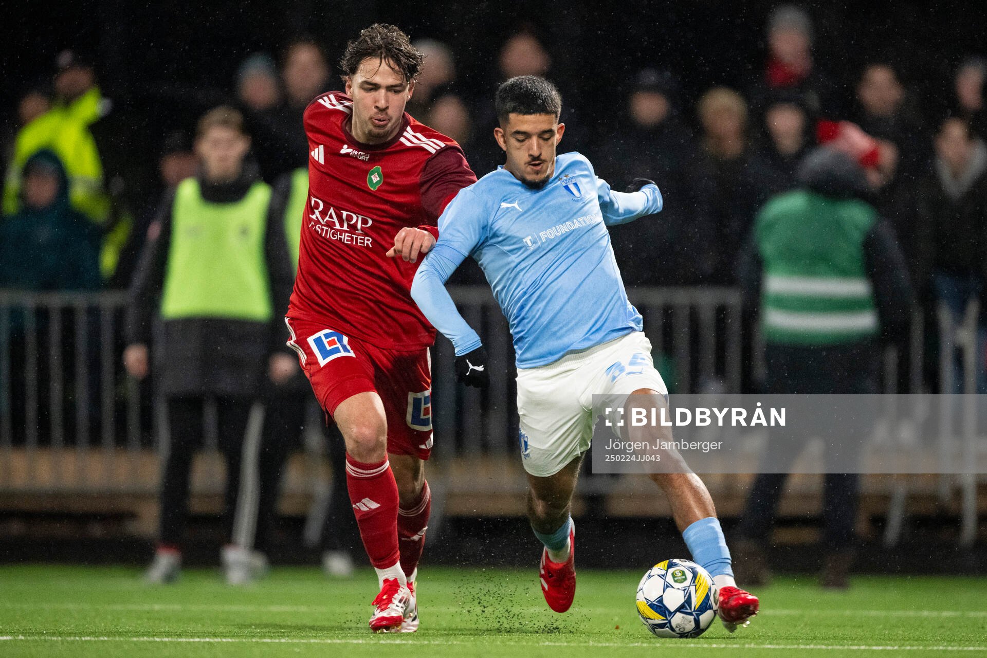 Skövde AIKs Hannes Forsgård och Malmö FFs Zakaria Loukili