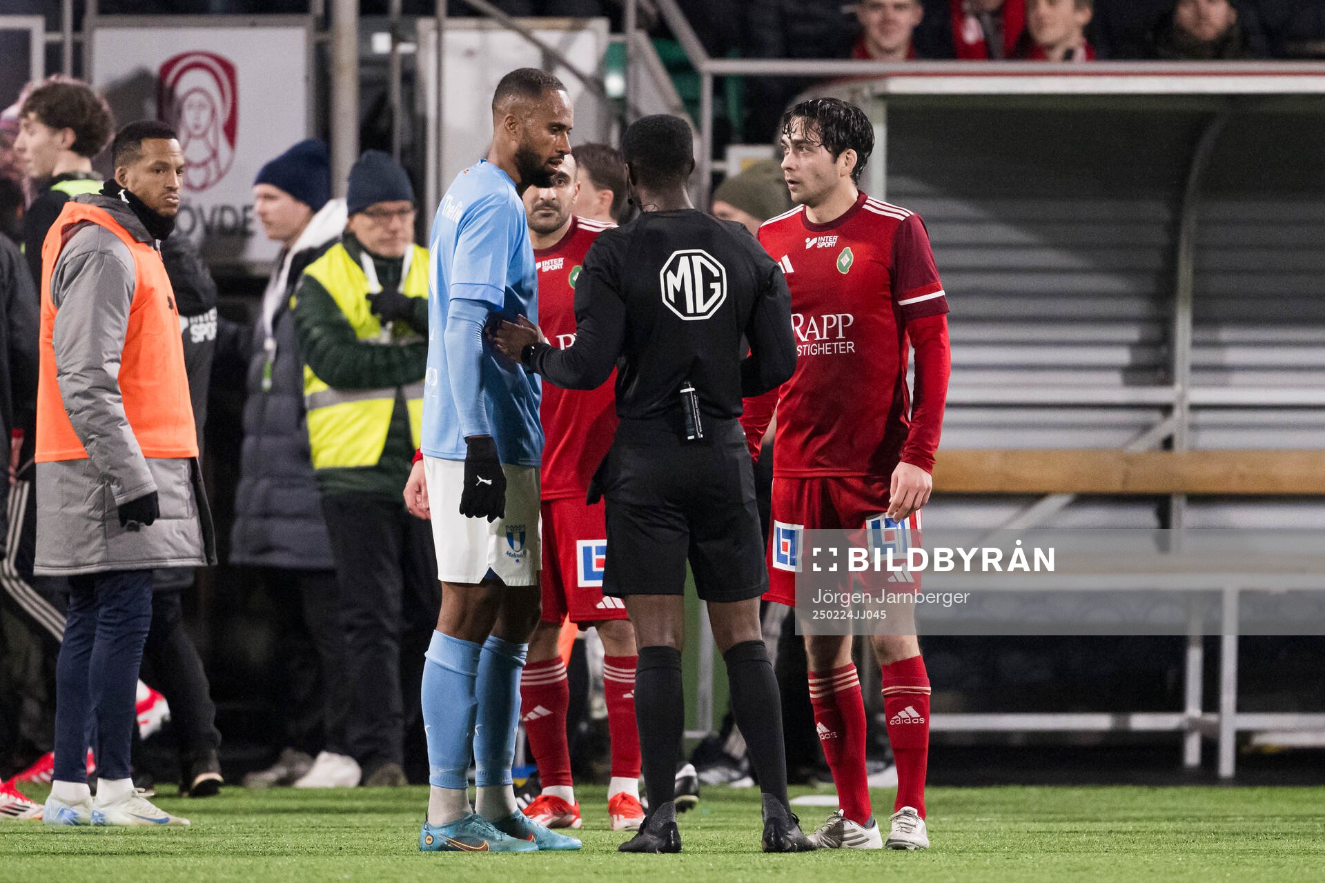 Malmö FFs Isaac Kiese Thelin och Skövde AIKs Armend Suljev