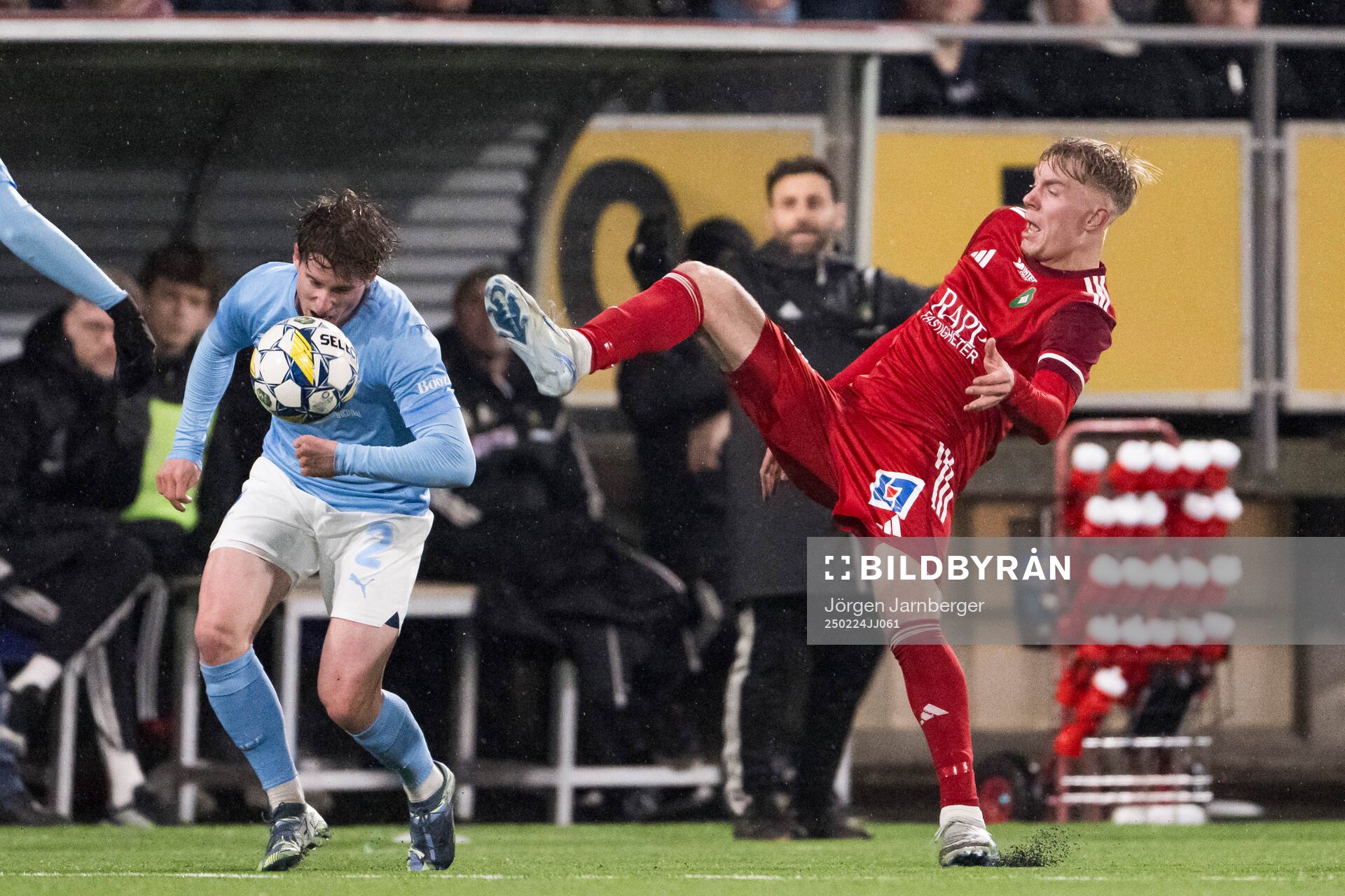 Malmö FFs Johan Karlsson och Skövde AIKs Emil Skillermo