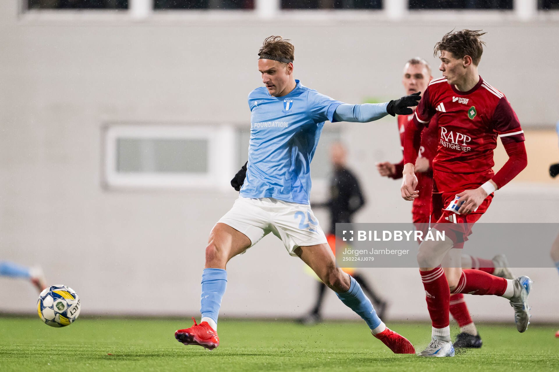 Malmö FFs Erik Botheim och Skövde AIKs Liam Samuelsson
