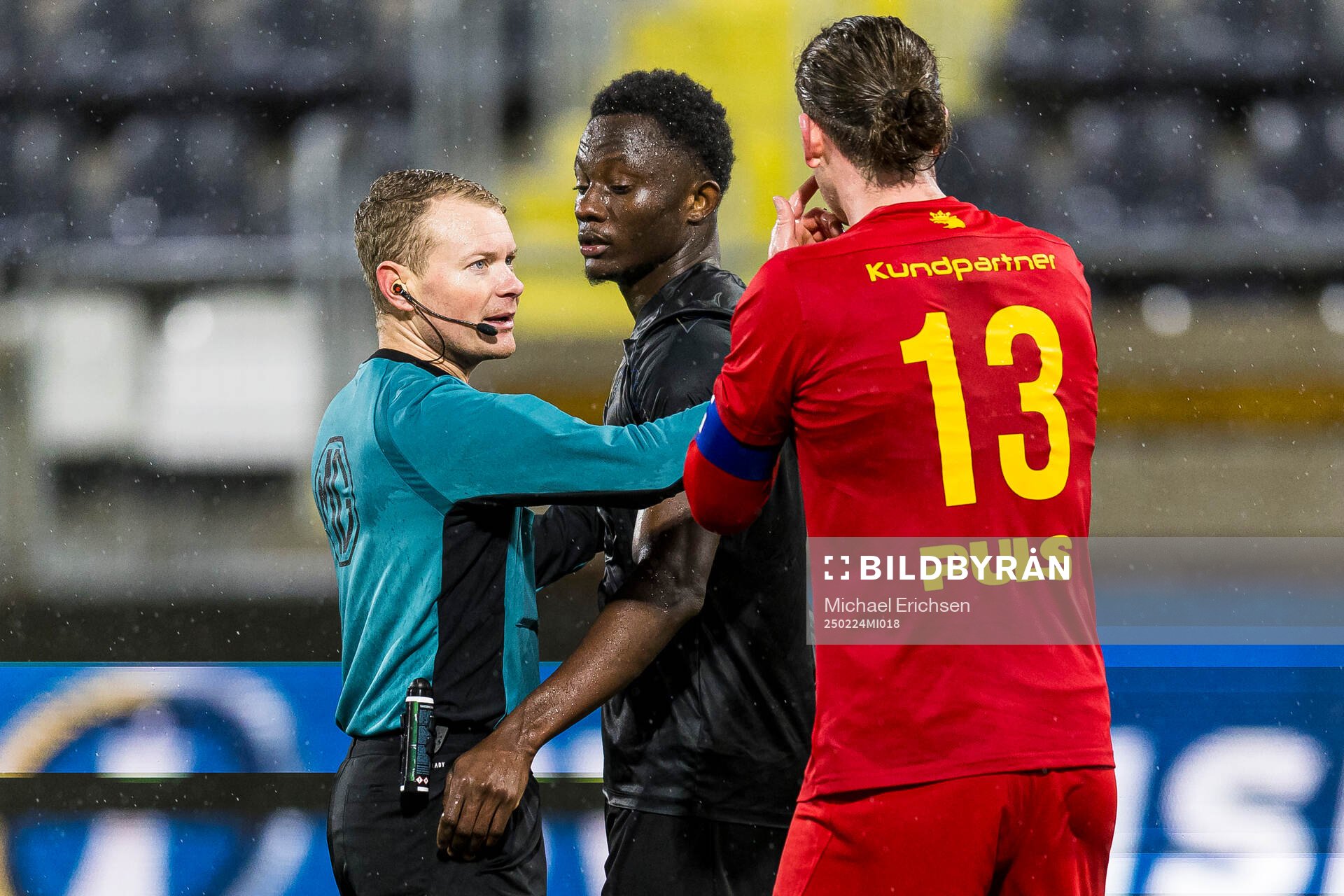 Domare Fredrik Klitte, Halmstads Yannick Agnero och