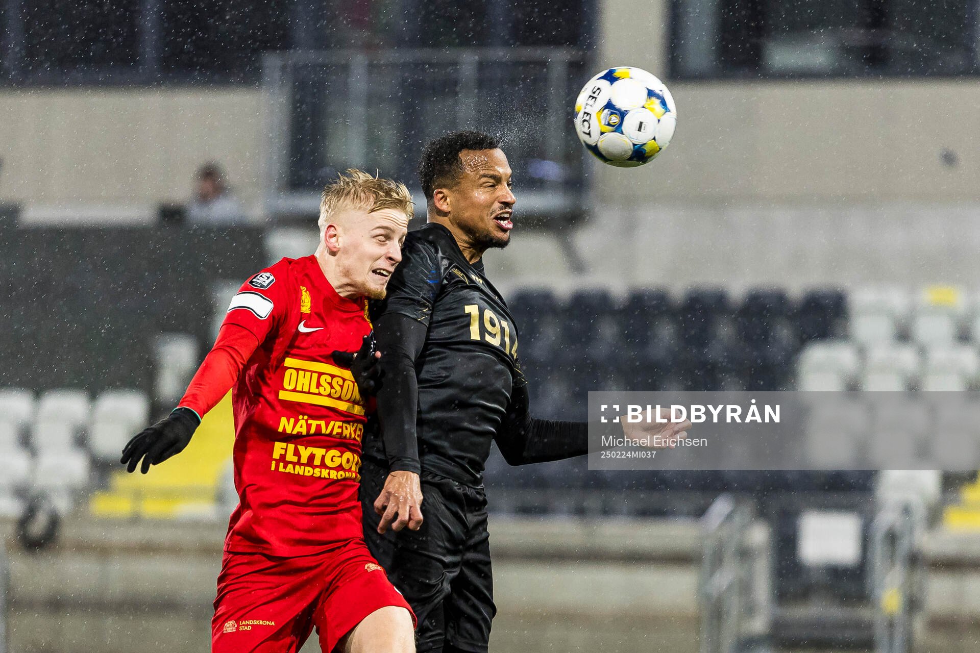 Halmstads Marcus Olsson nickar in 2-0