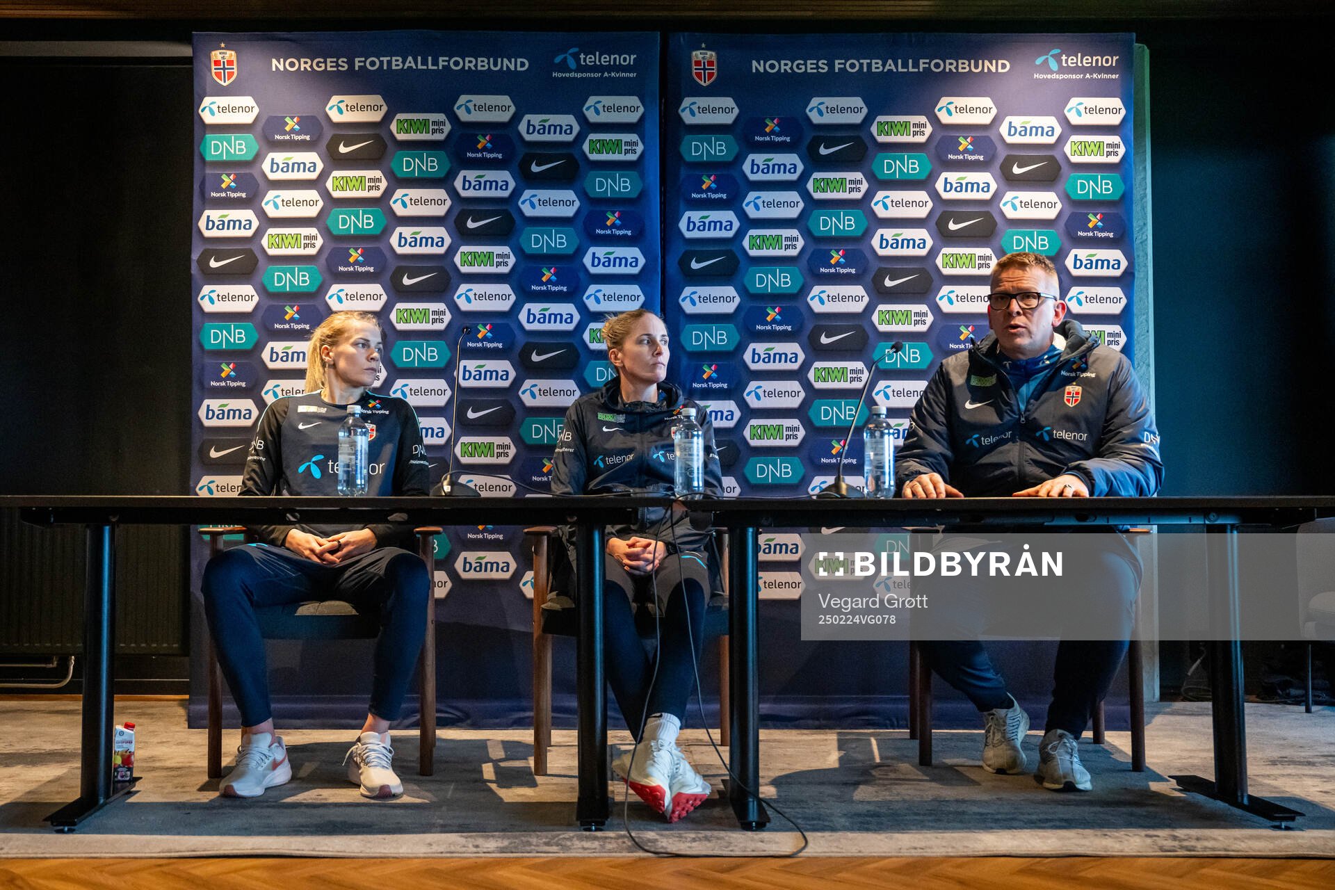 Ada Hegerberg, head coach Gemma Grainger and media officer
