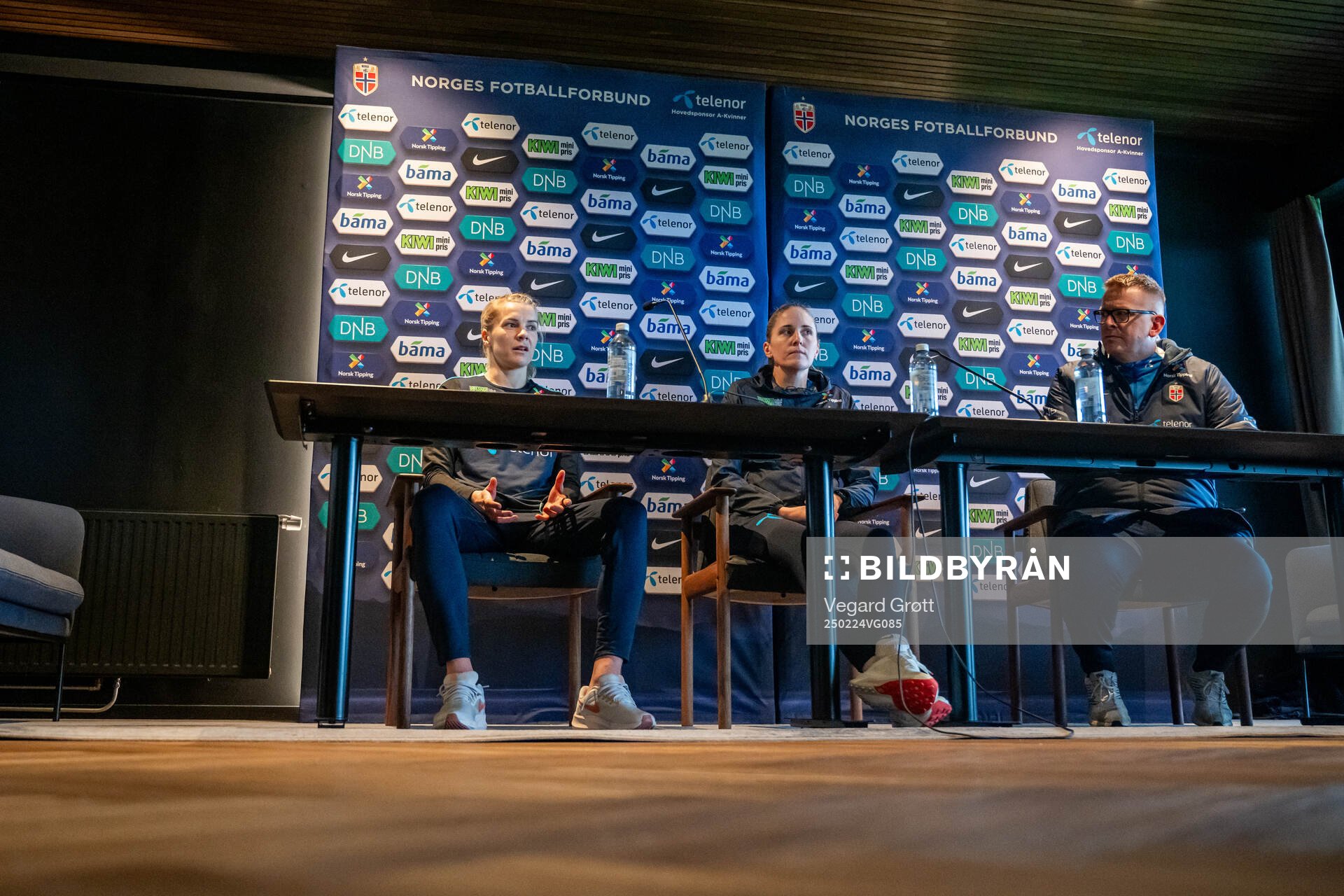 Ada Hegerberg, head coach Gemma Grainger and media officer