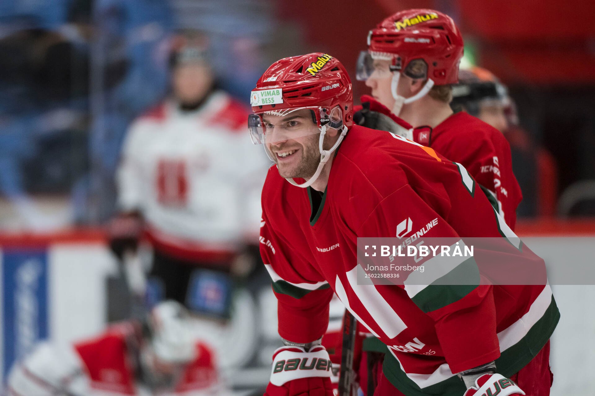 Modos Sam Vigneault innan ishockeymatchen i SHL mellan Modo