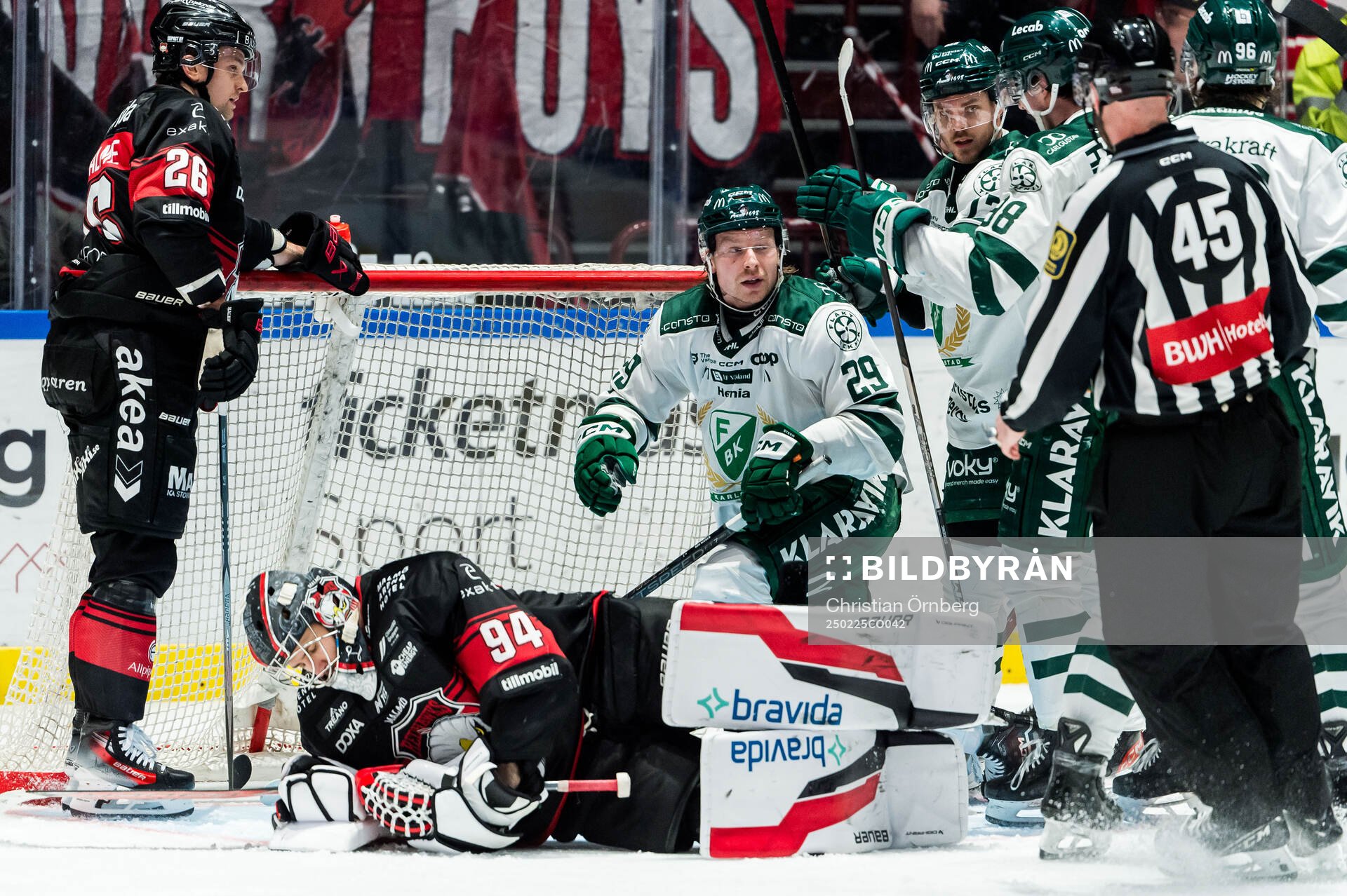 Färjestads Oskar Steen jublar