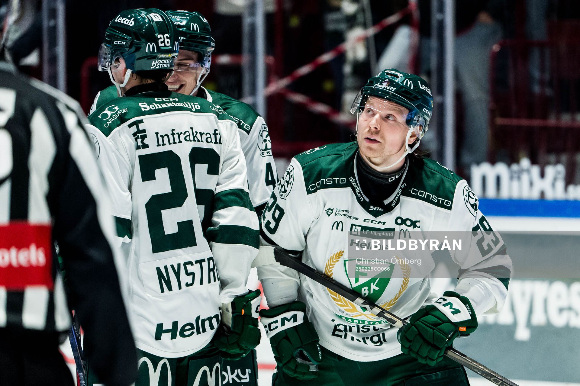 Färjestads Oskar Steen jublar