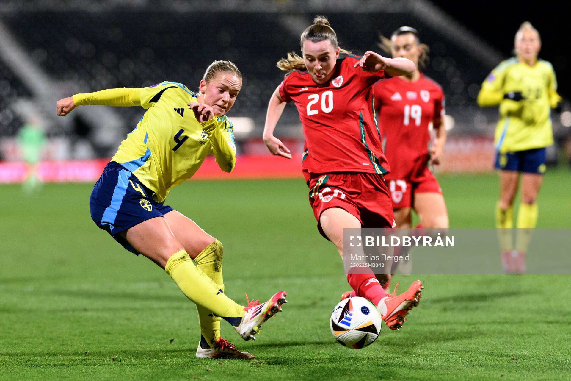 Hanna Lundkvist of Sweden and Carrie Jones of Wales