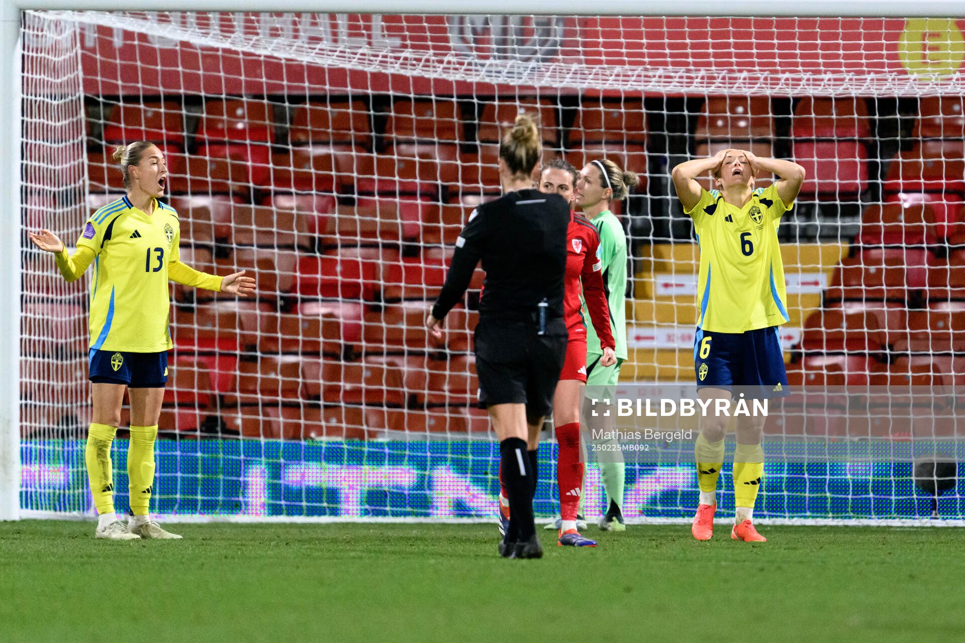 Emma Kullberg and Magdalena Eriksson of Sweden look dejected